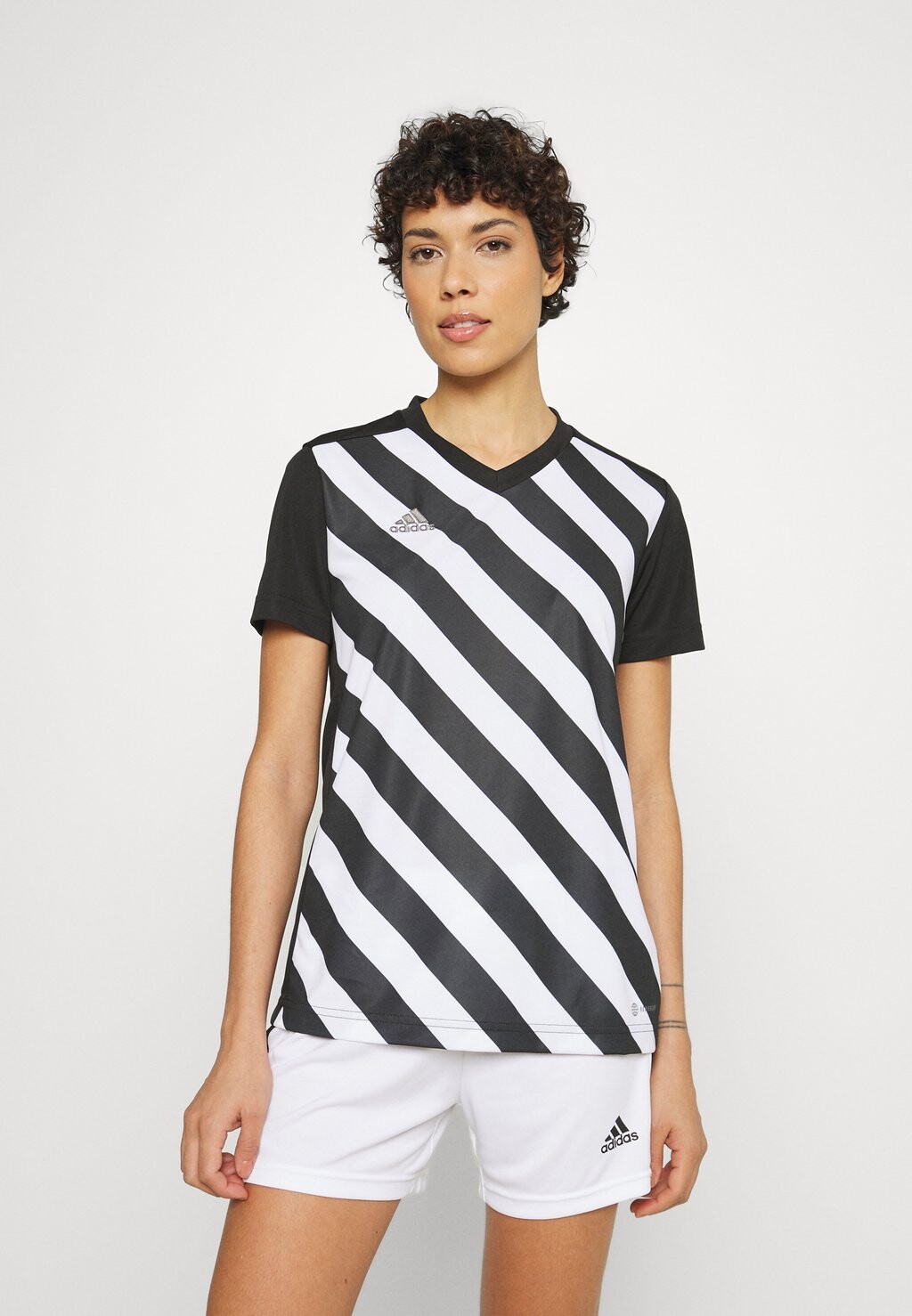 Спортивная футболка ENTRADA adidas Performance, черный
Спортивная футболка ENTRADA adidas Performance, черный