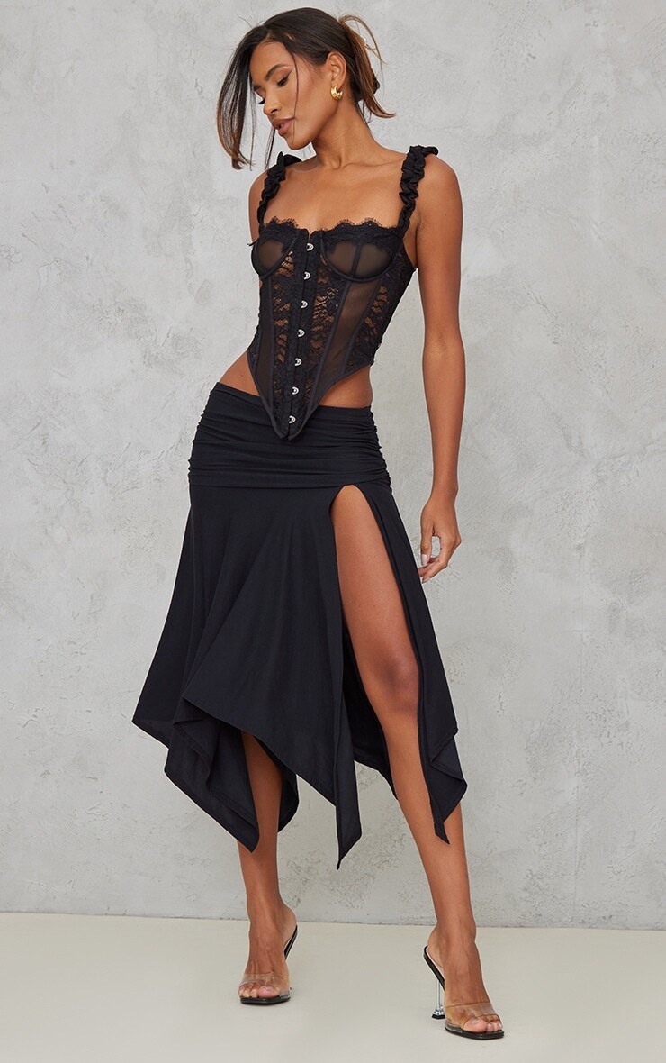 PrettyLittleThing Черная асимметричная юбка-миди Soft Touch со сборками
PrettyLittleThing Черная асимметричная юбка-миди Soft Touch со сборками