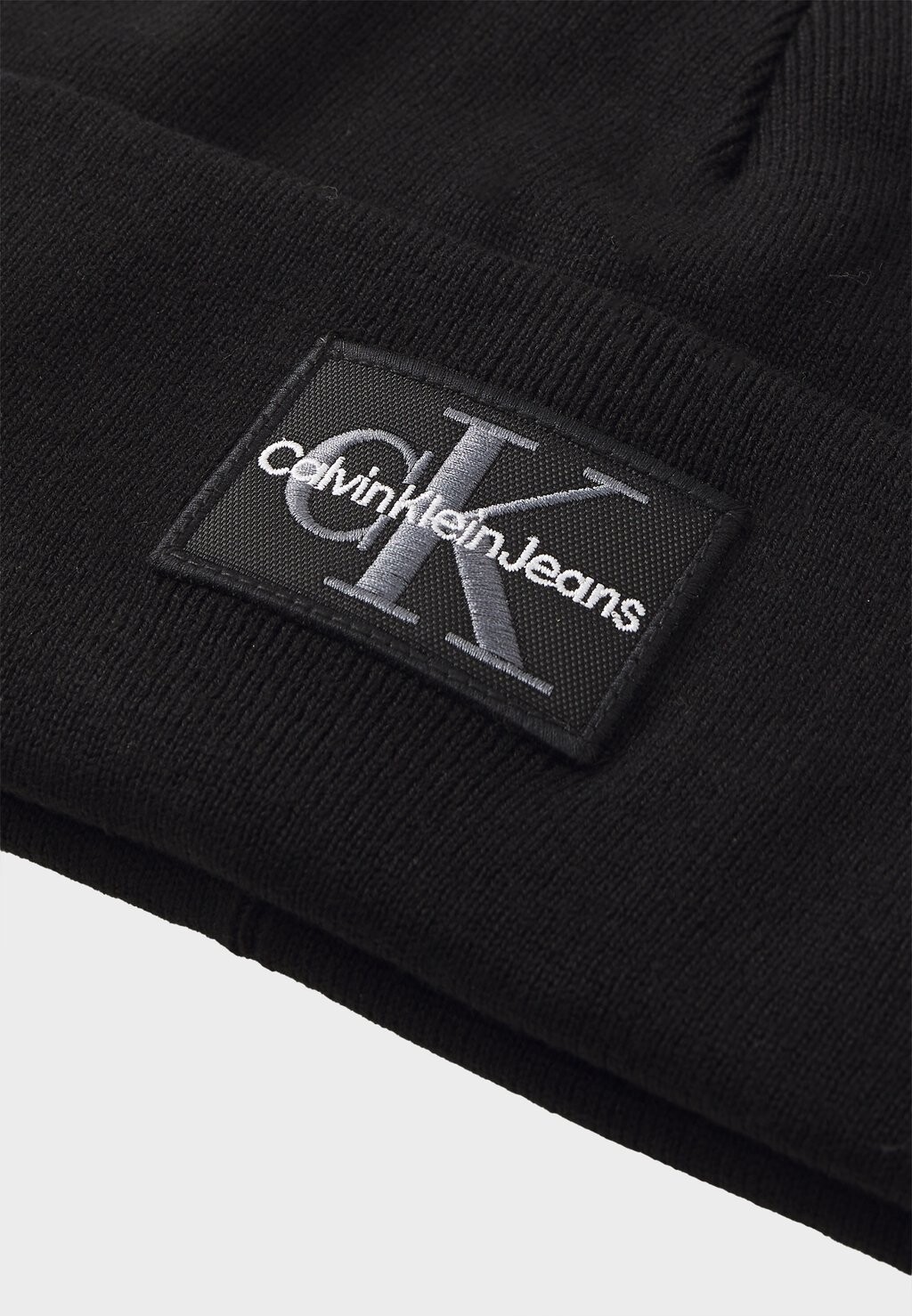 Шапка MONO LOGO PATCH BEANIE UNISEX Calvin Klein Jeans, черный
Шапка MONO LOGO PATCH BEANIE UNISEX Calvin Klein Jeans, черный