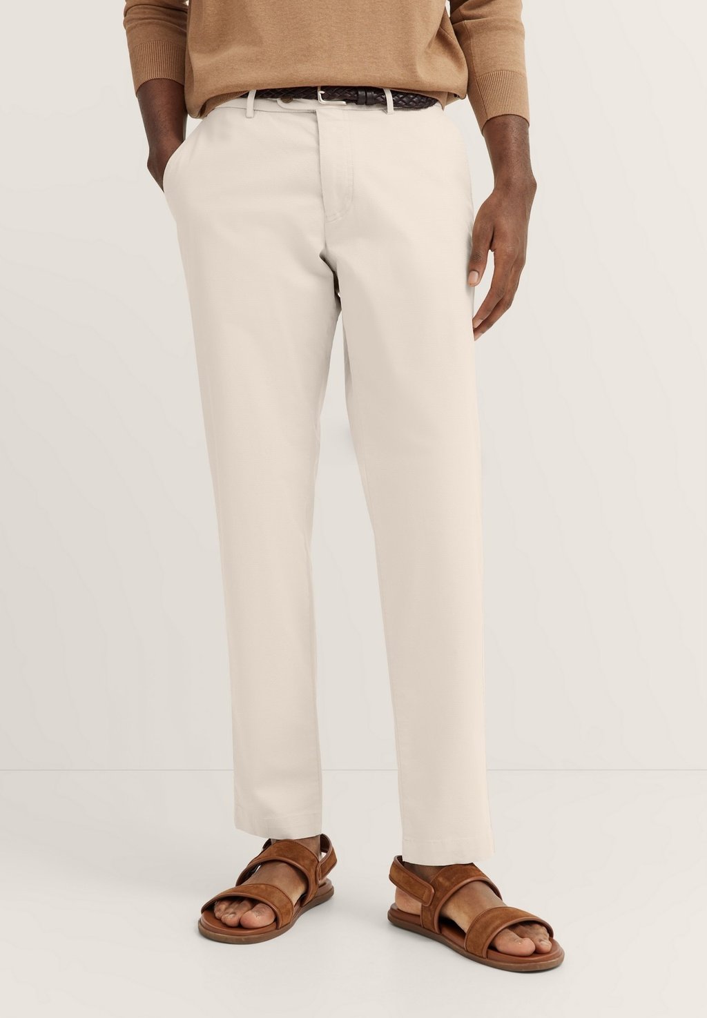 Чиносы MIT PRAKTISCHEN GÜRTELSCHLAUFEN bugatti, молочный
Чиносы MIT PRAKTISCHEN GÜRTELSCHLAUFEN bugatti, молочный