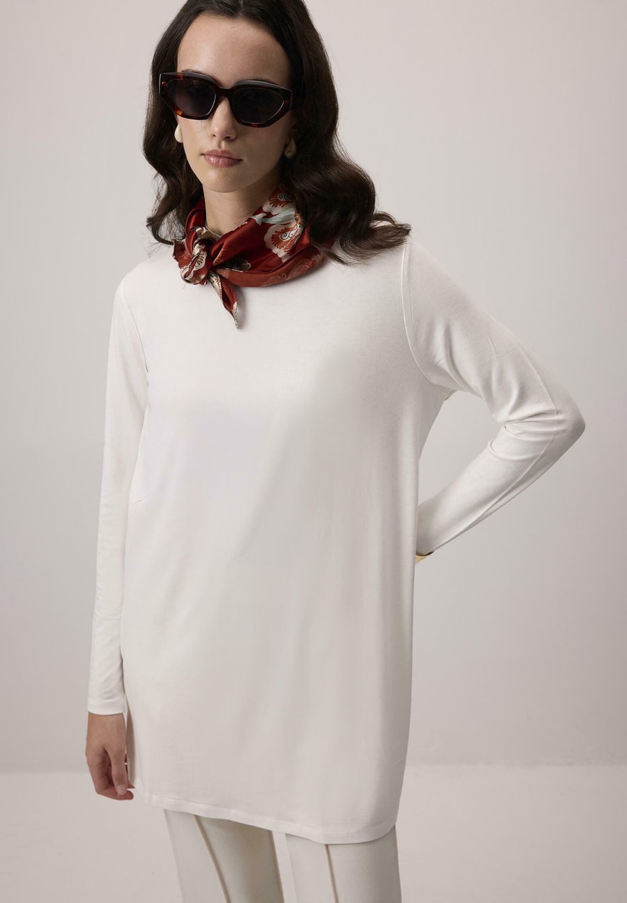 Топ Touché Privé Long sleeved top, Ecru/Off-White
Топ Touché Privé Long sleeved top, Ecru/Off-White
