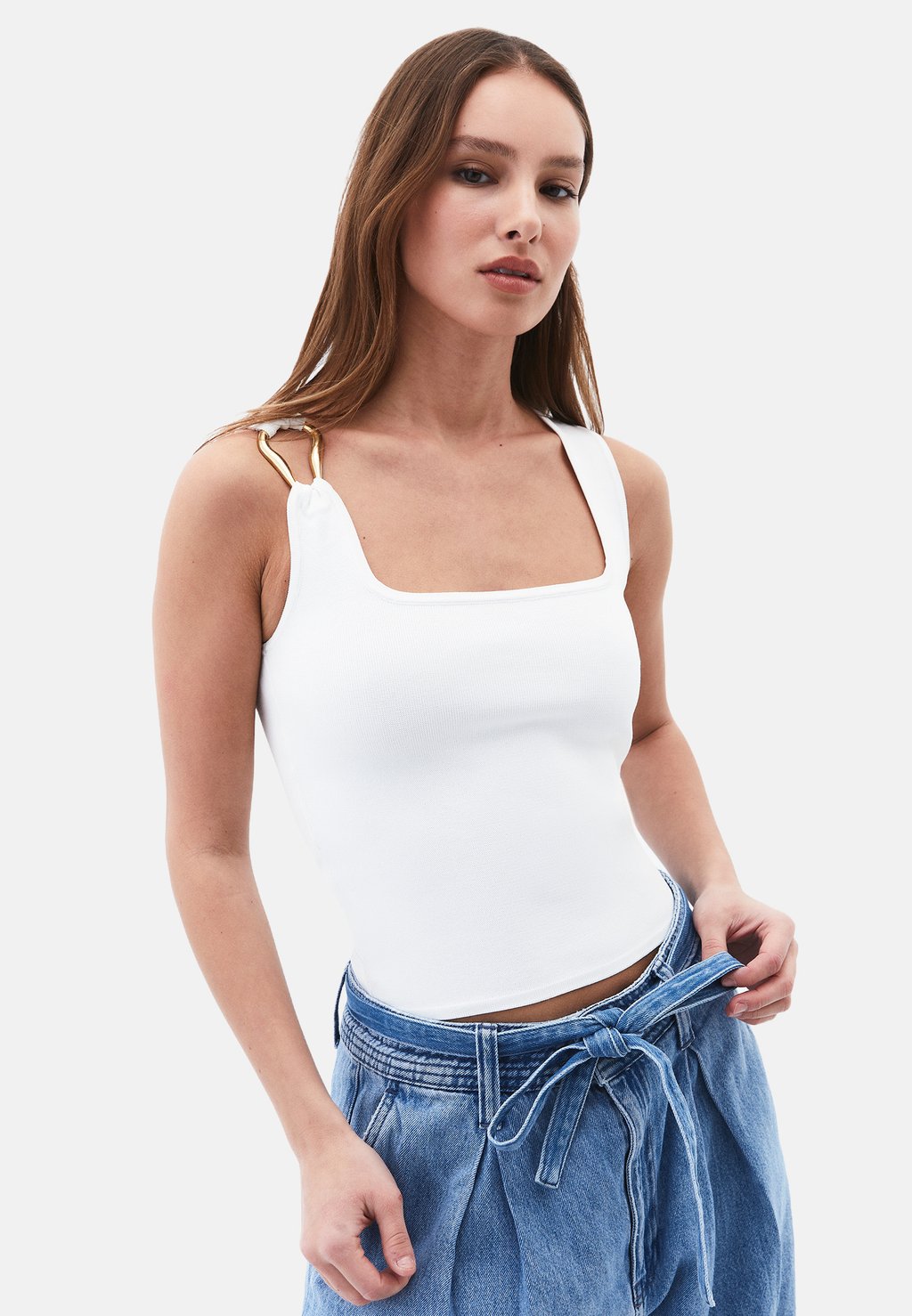 Топ MIT ECKIGEM AUSSCHNITT OXXO, бежевый
Топ MIT ECKIGEM AUSSCHNITT OXXO, бежевый