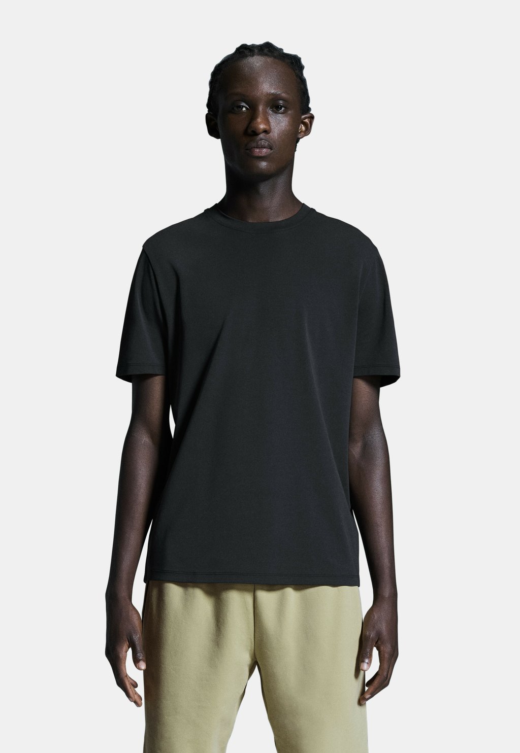 Базовая футболка FOCUS On, черный
Базовая футболка FOCUS On, черный