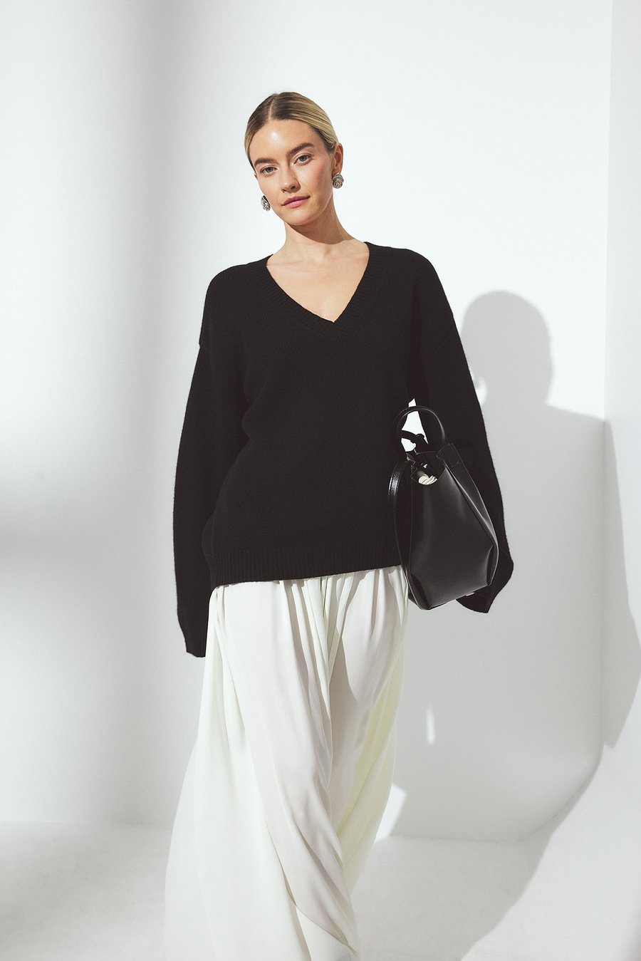 Джемпер NA-KD V-NECK, Black
Джемпер NA-KD V-NECK, Black