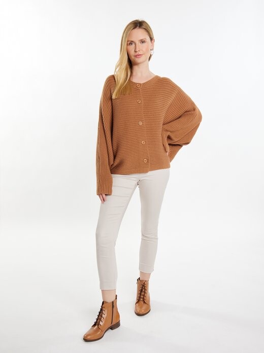 Кардиган Usha, коричневый
Кардиган Usha, коричневый