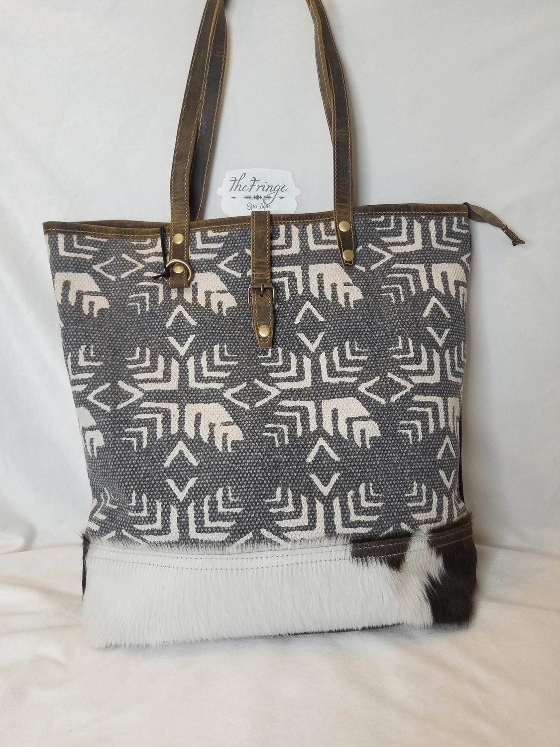 Myra Bags Женская сумка-тоут Folky черного цвета
Myra Bags Женская сумка-тоут Folky черного цвета