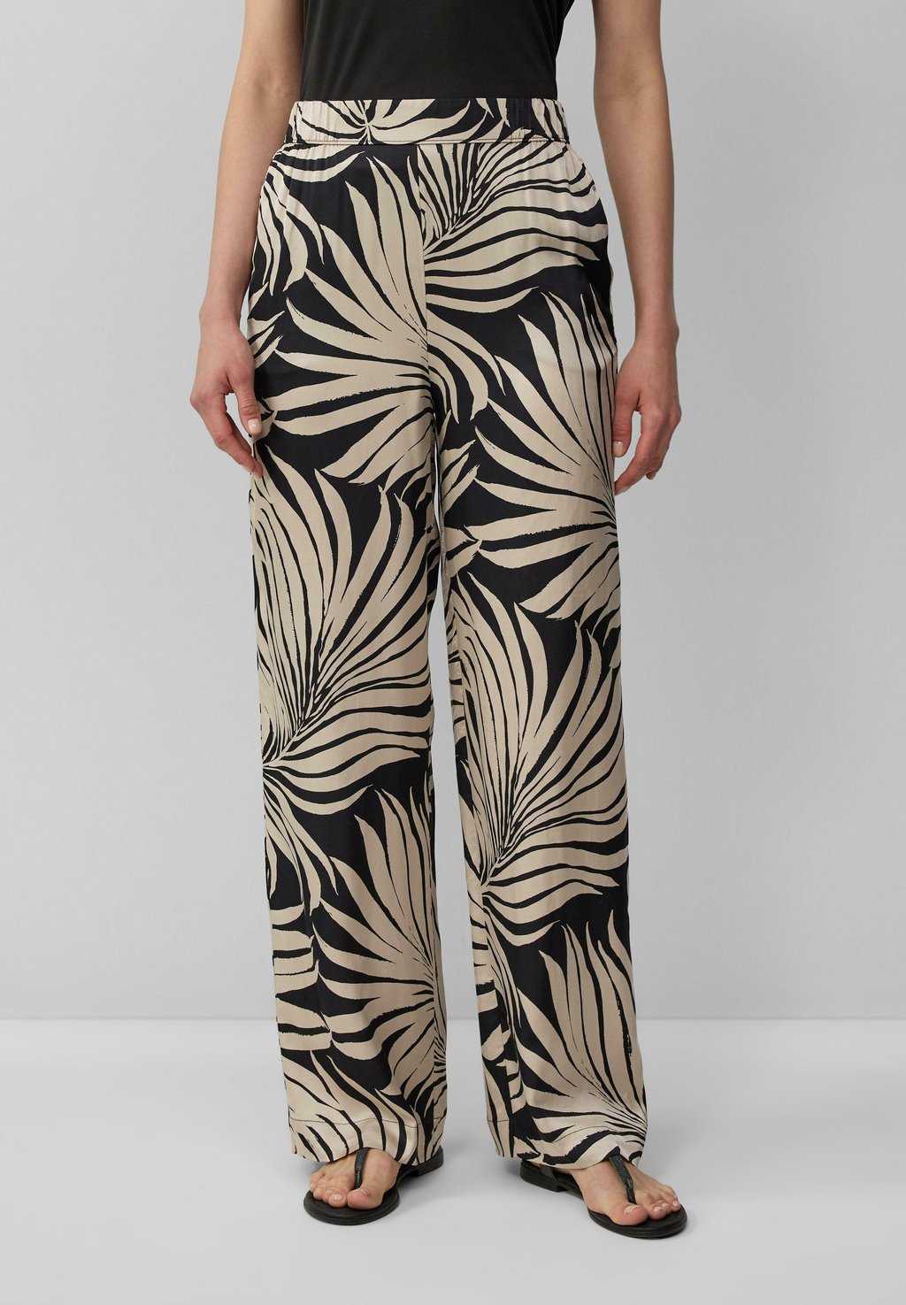 Брюки s.Oliver BLACK LABEL, бежевый
Брюки s.Oliver BLACK LABEL, бежевый