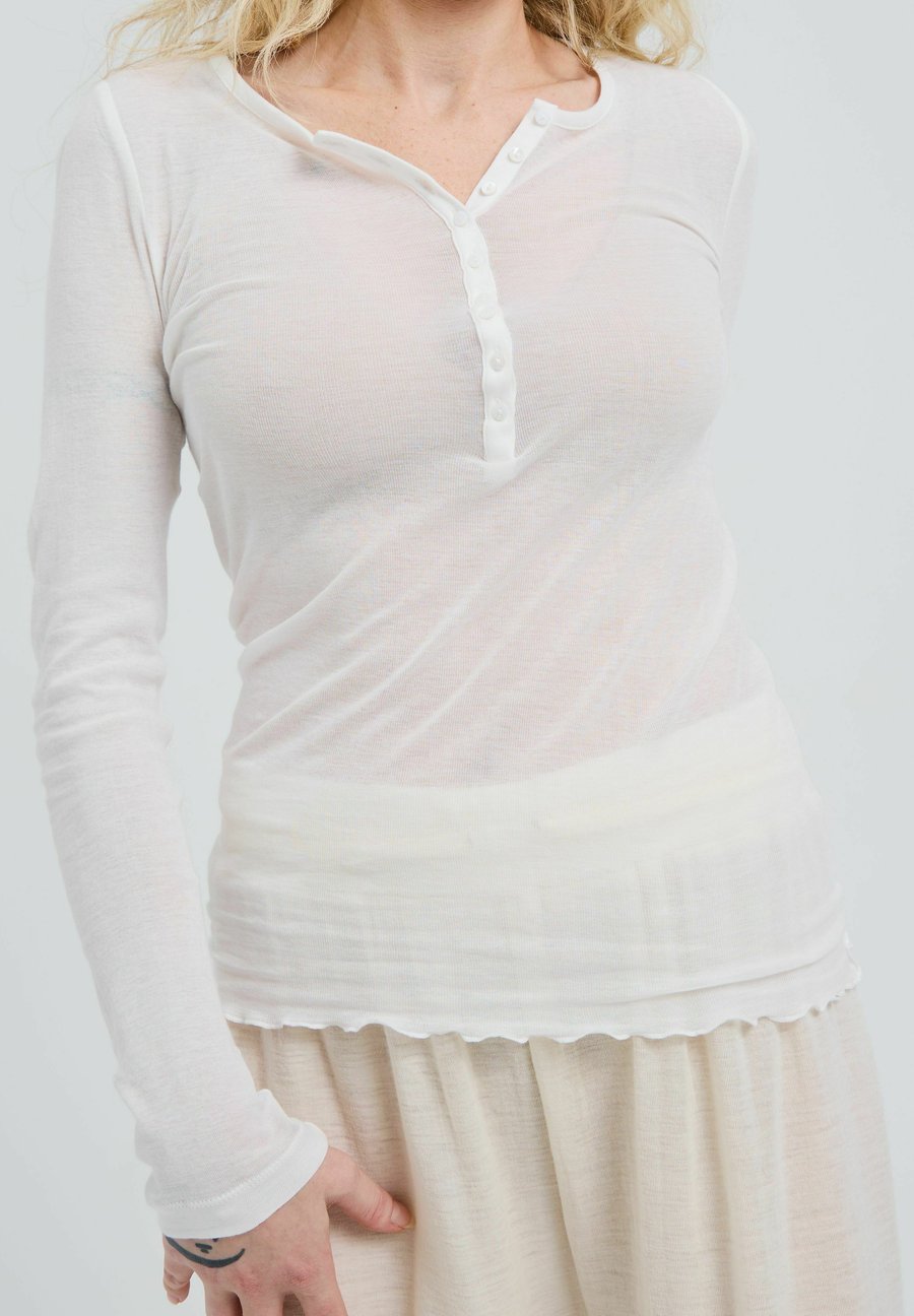 Топ Seamless Basic GRANDDAD, Off White/Off-White
Топ Seamless Basic GRANDDAD, Off White/Off-White