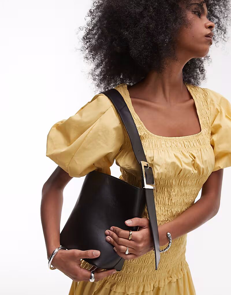 Сумка через плечо Topshop Sinitta из натуральной кожи черного цвета
Сумка через плечо Topshop Sinitta из натуральной кожи черного цвета