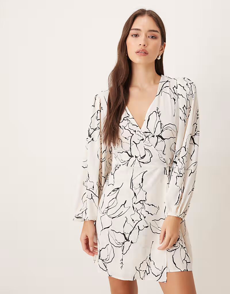 Гламурное мини-платье с V-образным вырезом и принтом в виде каменных эскизов Glamorous
Гламурное мини-платье с V-образным вырезом и принтом в виде каменных эскизов Glamorous