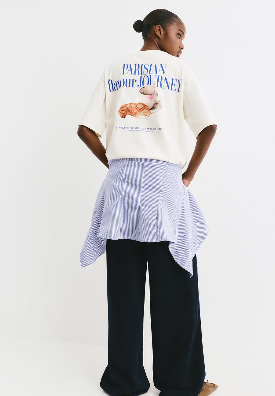 Футболка PULL&BEAR COFFEE CROISSANT GRAPHIC, Beige
Футболка PULL&BEAR COFFEE CROISSANT GRAPHIC, Beige