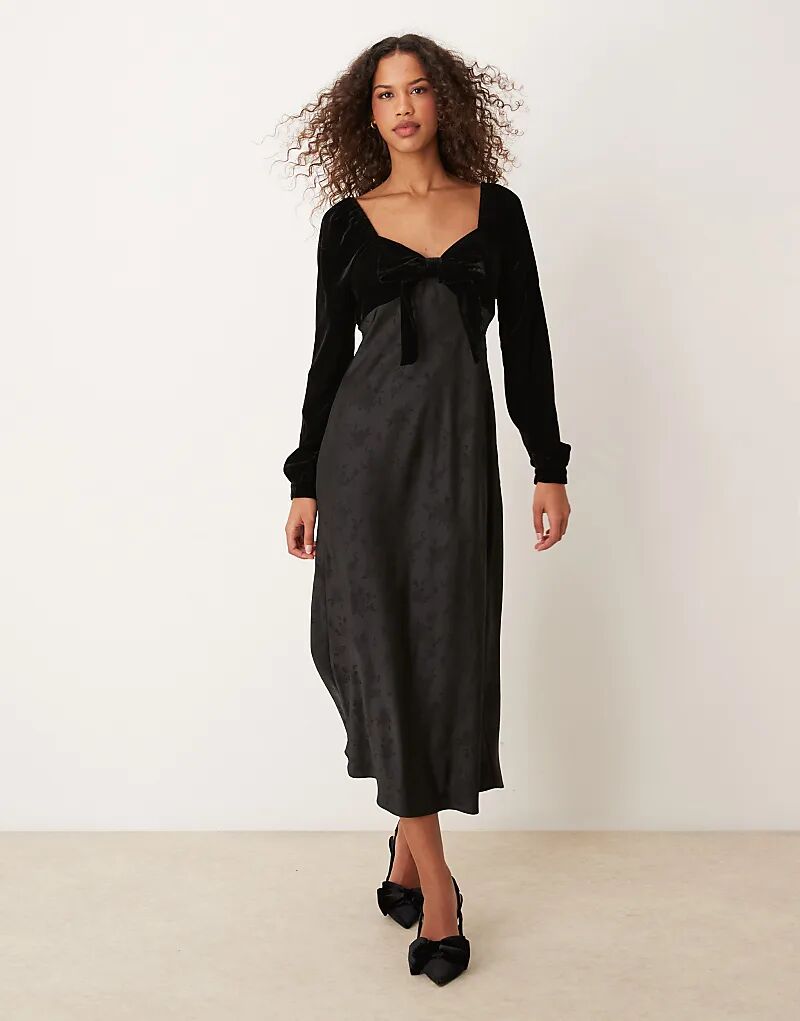 Платье миди с кружевными вставками Vicky черного цвета Nobody’s Child
Платье миди с кружевными вставками Vicky черного цвета Nobody’s Child