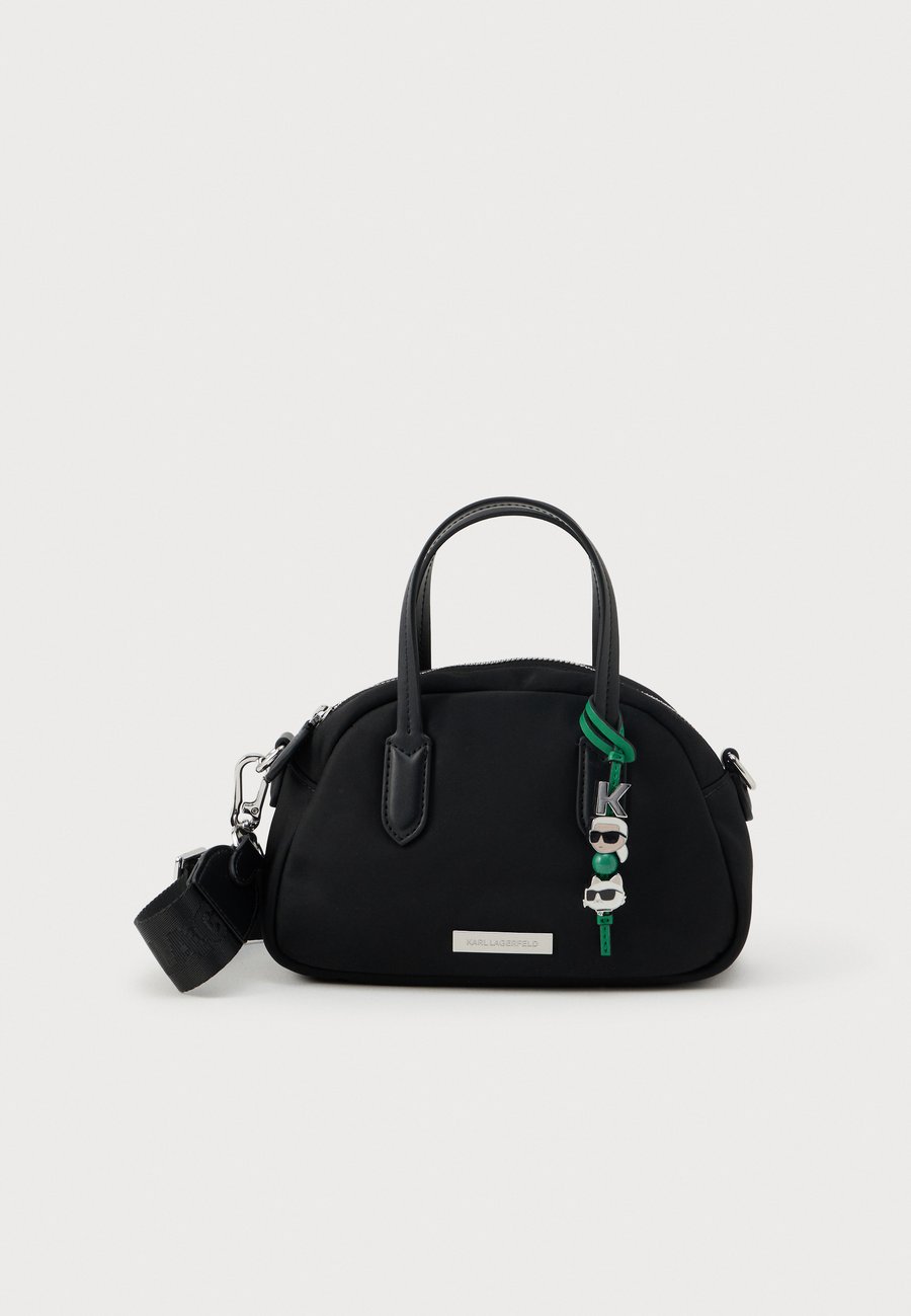 Сумка KARL LAGERFELD IKON BOWLING BAG, Black
Сумка KARL LAGERFELD IKON BOWLING BAG, Black