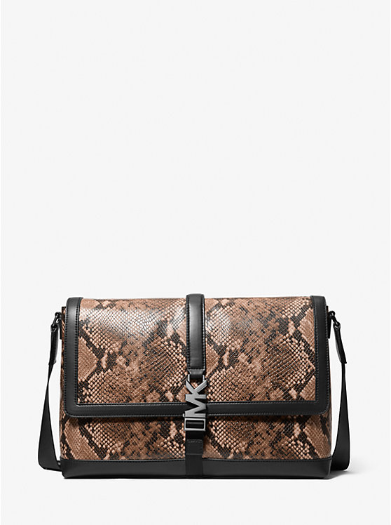 Средняя сумка Cyrus Messenger с тиснением под змеиную кожу Michael Kors, серый
Средняя сумка Cyrus Messenger с тиснением под змеиную кожу Michael Kors, серый