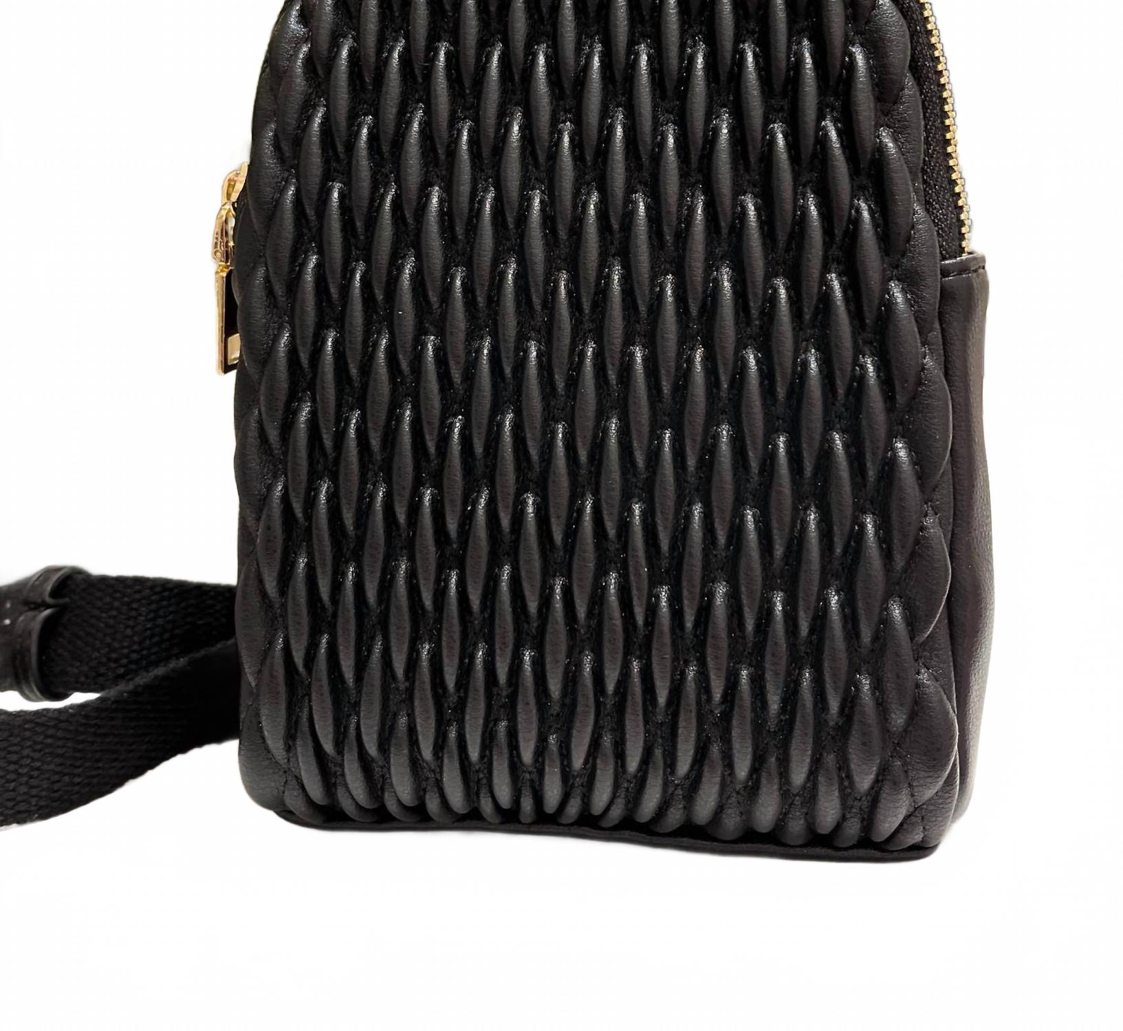 Текстурированная сумка-слинг Марта в черном цвете MiMi Wholesale
Текстурированная сумка-слинг Марта в черном цвете MiMi Wholesale