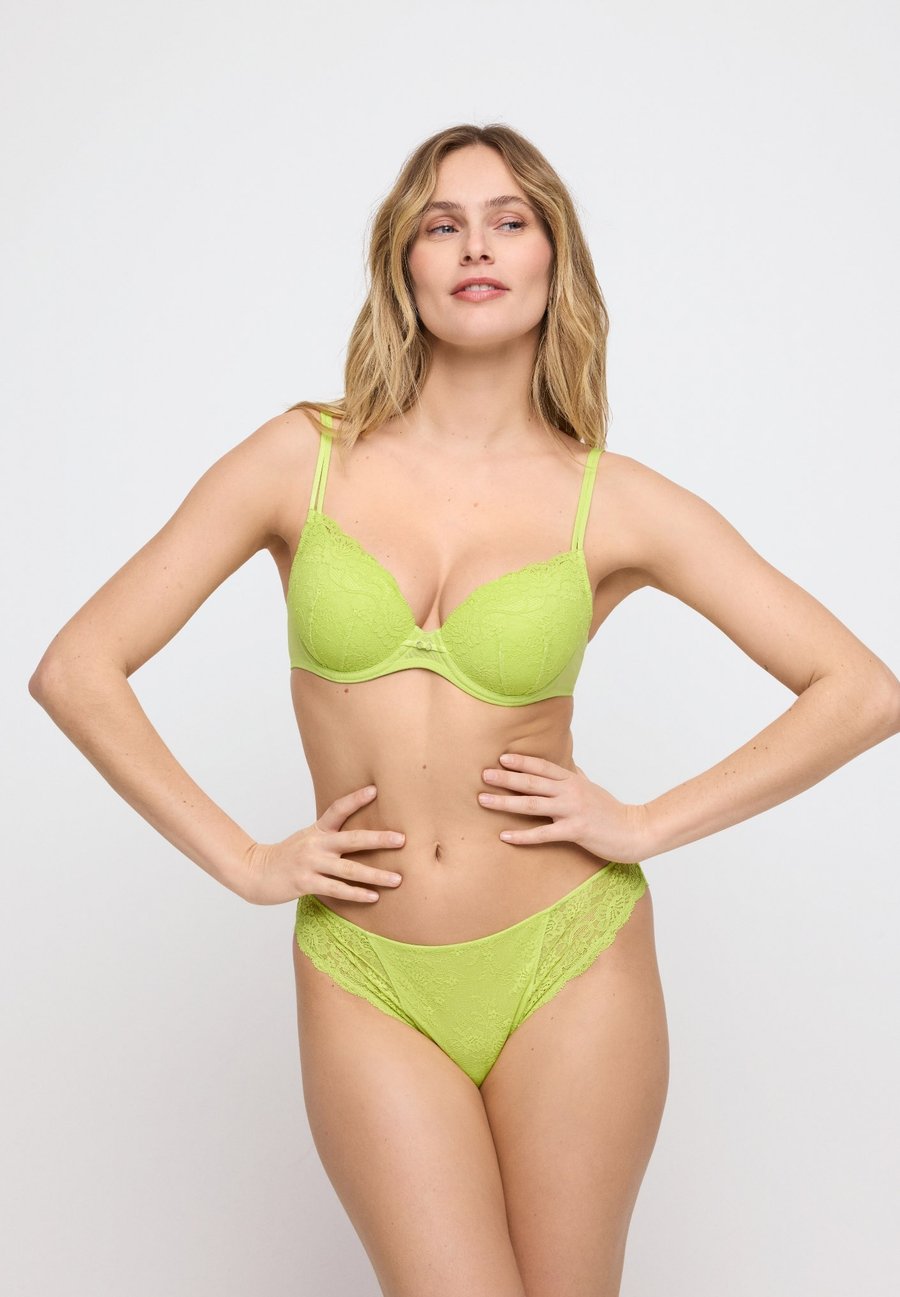 Бюстгальтер Marie Jo MELIPHA PADDED HEARTSHAPE, Wild Citrus/Neon Green
Бюстгальтер Marie Jo MELIPHA PADDED HEARTSHAPE, Wild Citrus/Neon Green