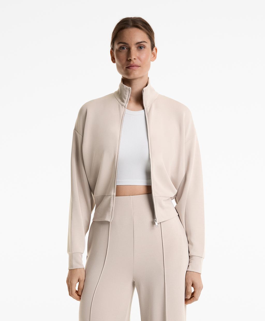 Мягкая на ощупь модальная куртка с высоким воротником Oysho, серо-коричневый
Мягкая на ощупь модальная куртка с высоким воротником Oysho, серо-коричневый