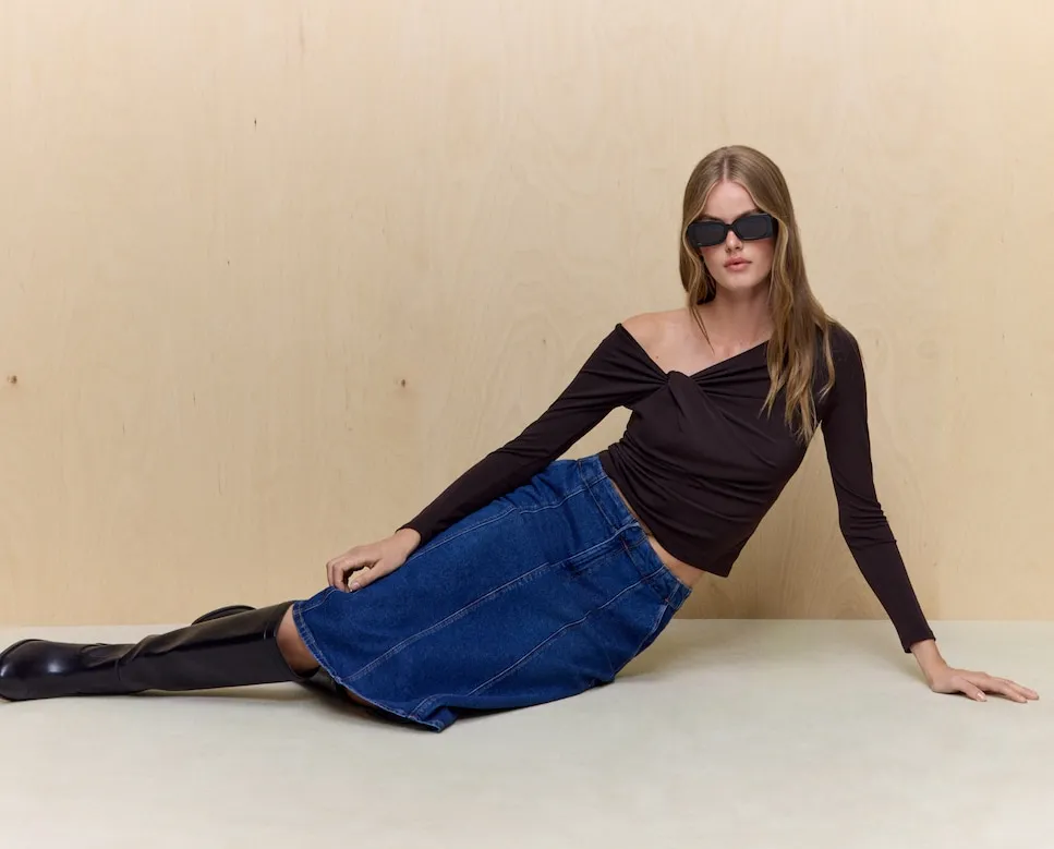 Женская однотонная футболка с длинным рукавом Easy Wear, шоколадный
Женская однотонная футболка с длинным рукавом Easy Wear, шоколадный