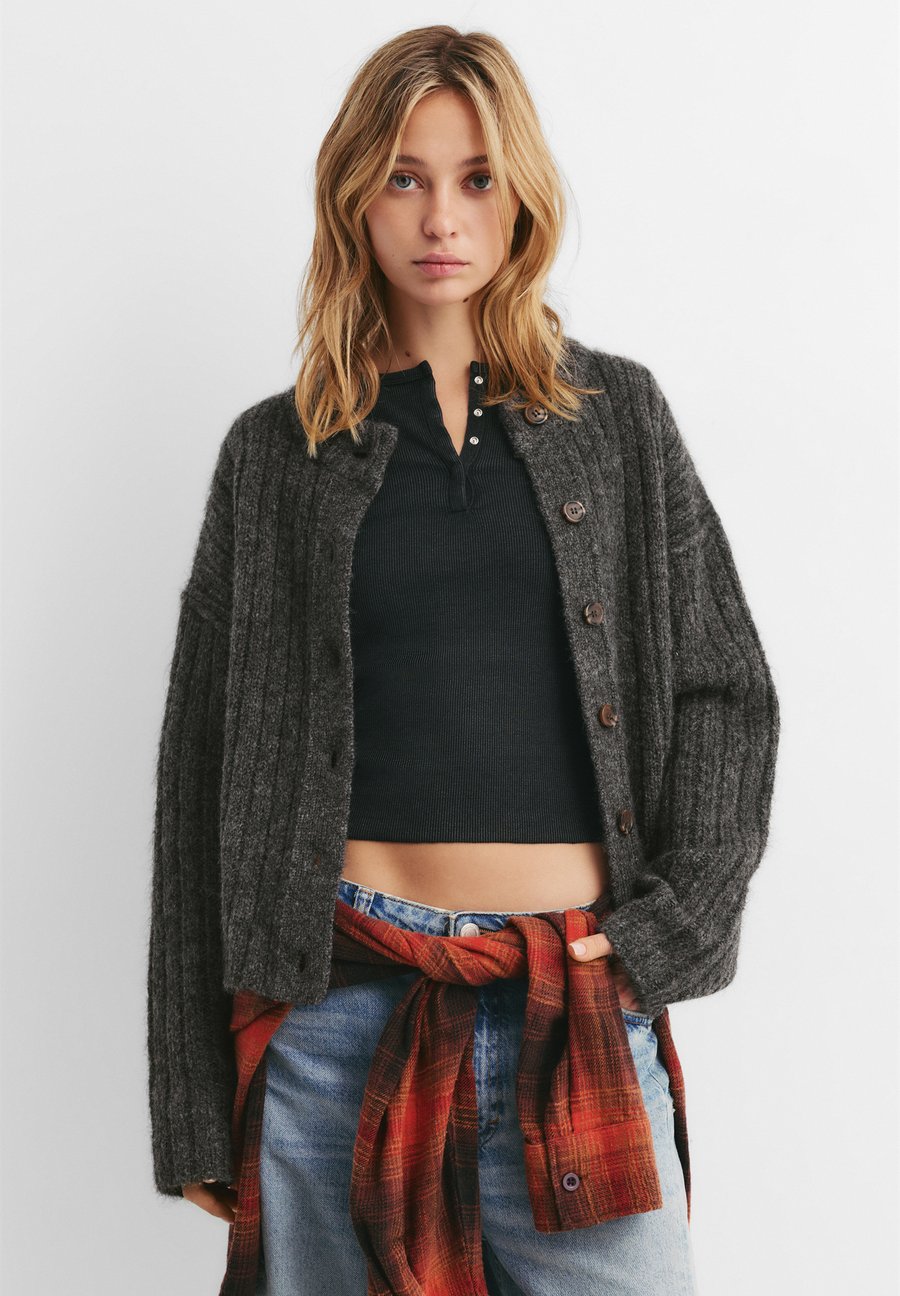 Кардиган PULL&BEAR Cardigan, Grey
Кардиган PULL&BEAR Cardigan, Grey