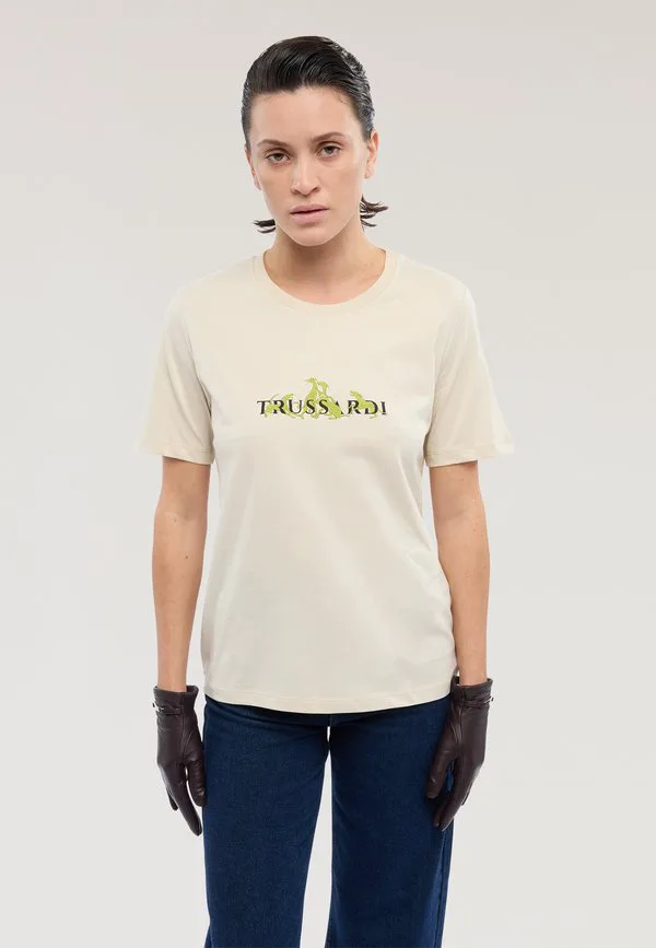 Футболка стандартного кроя с принтом con stampa e ricamo Trussardi, Cream Pisa, Бежевый, Футболка стандартного кроя с принтом con stampa e ricamo Trussardi, Cream Pisa
Футболка стандартного кроя с принтом con stampa e ricamo Trussardi, Cream Pisa, Бежевый, Футболка стандартного кроя с принтом con stampa e ricamo Trussardi, Cream Pisa