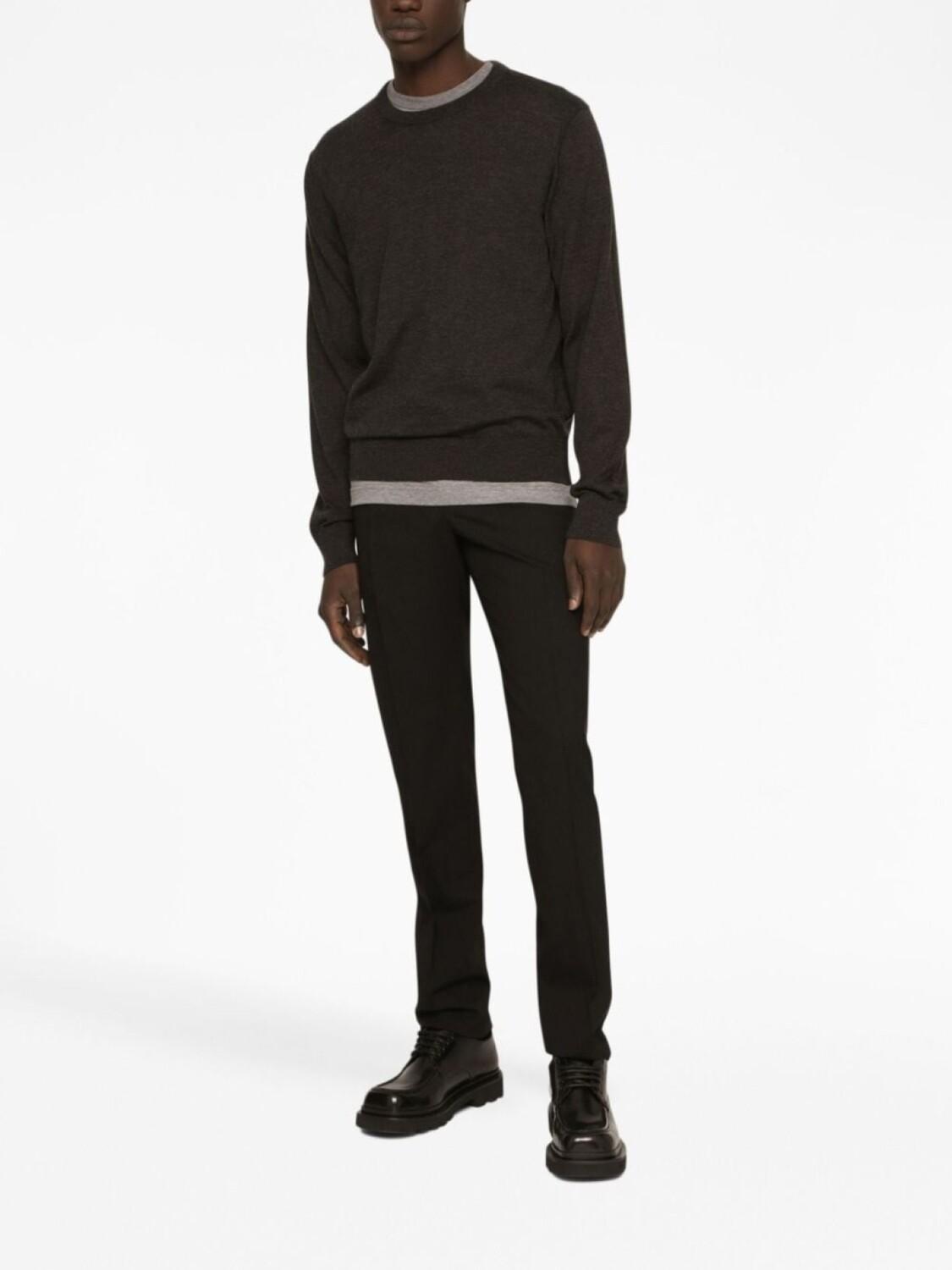 Dolce & Gabbana кашемировый джемпер с круглым вырезом, серый
Dolce & Gabbana кашемировый джемпер с круглым вырезом, серый