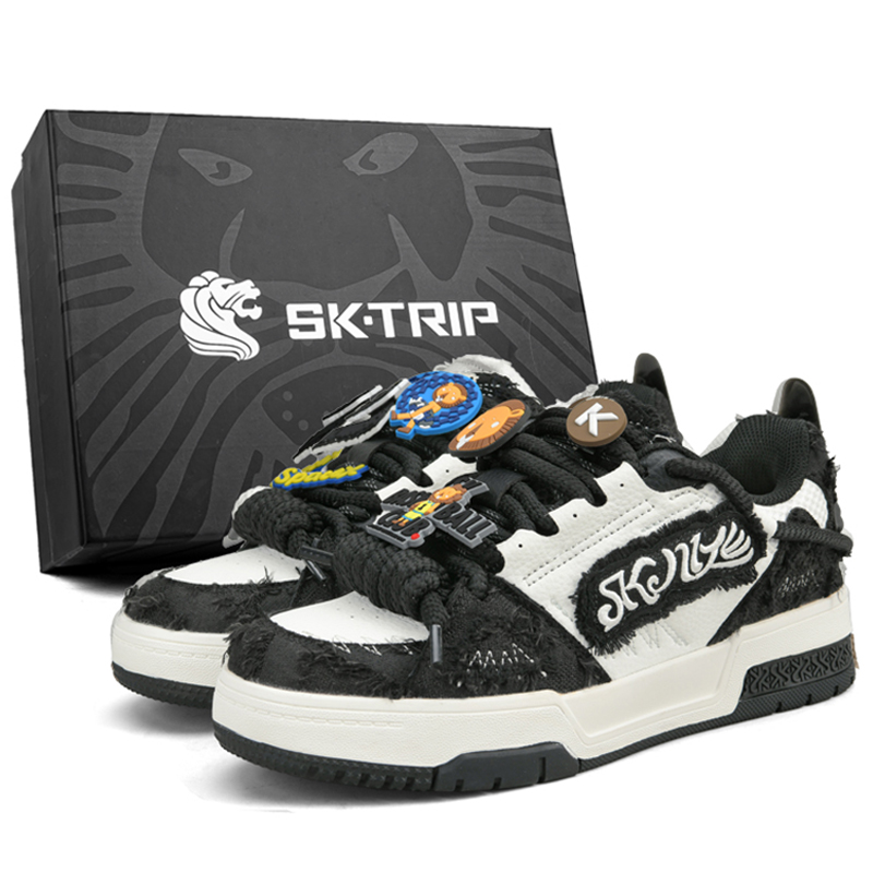 SK.TRIP Антискользящие износостойкие легкие дышащие низкие скейтерские кроссовки унисекс с эффектом увеличения роста - Панда Блэк (модель с пряжкой)
SK.TRIP Антискользящие износостойкие легкие дышащие низкие скейтерские кроссовки унисекс с эффектом увеличения роста - Панда Блэк (модель с пряжкой)