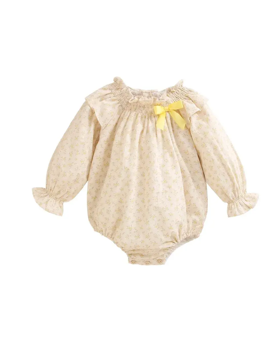 Детский комбинезон с маленьким желтым бантиком Dadati
Детский комбинезон с маленьким желтым бантиком Dadati