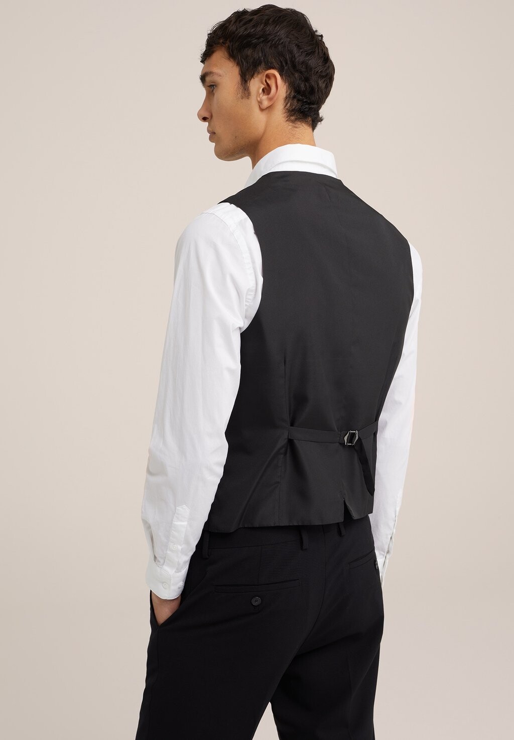 Костюмный жилет WE Fashion, черный
Костюмный жилет WE Fashion, черный