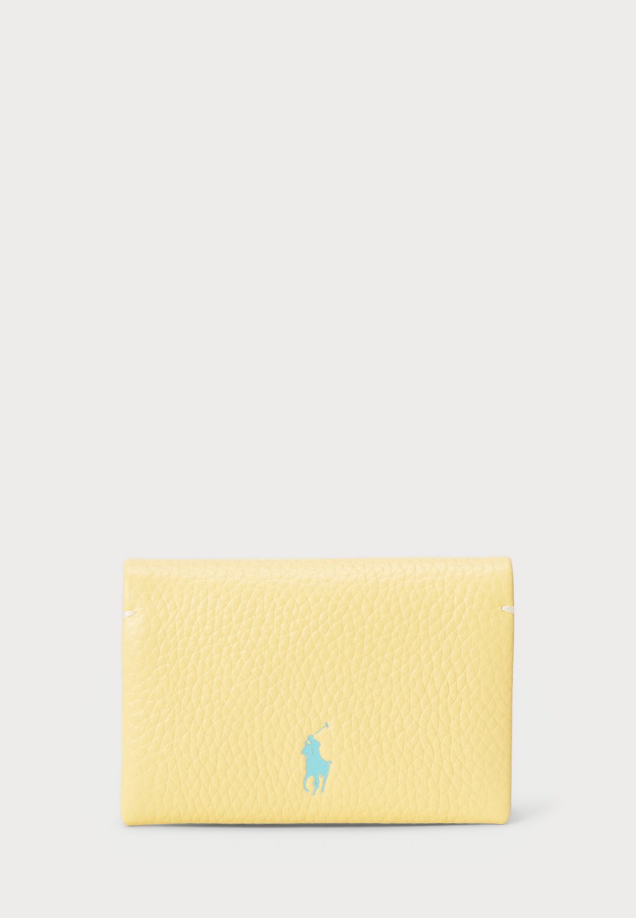 Кошелек Polo Ralph Lauren POLO PLAY LEATHER SNAP CARD CASE, Lemon Meringue/Yellow
Кошелек Polo Ralph Lauren POLO PLAY LEATHER SNAP CARD CASE, Lemon Meringue/Yellow