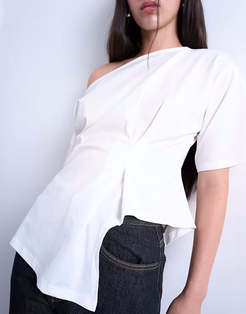 Асимметричный топ с открытыми плечами и завязками цвета слоновой кости Topshop
Асимметричный топ с открытыми плечами и завязками цвета слоновой кости Topshop