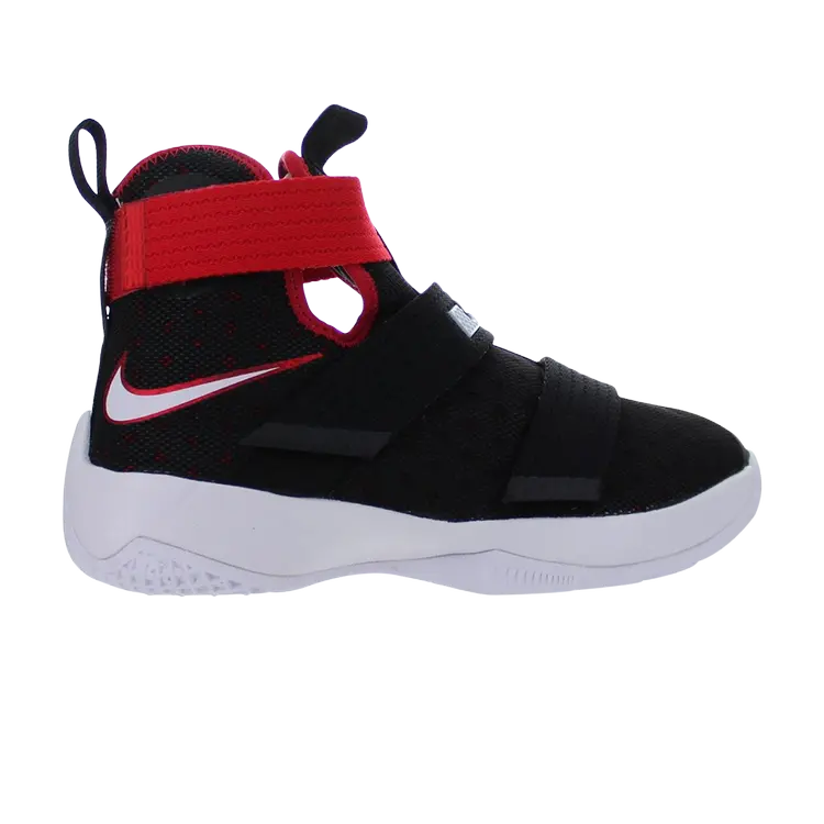 Кроссовки Nike LeBron Soldier 10 GS, черный
Кроссовки Nike LeBron Soldier 10 GS, черный