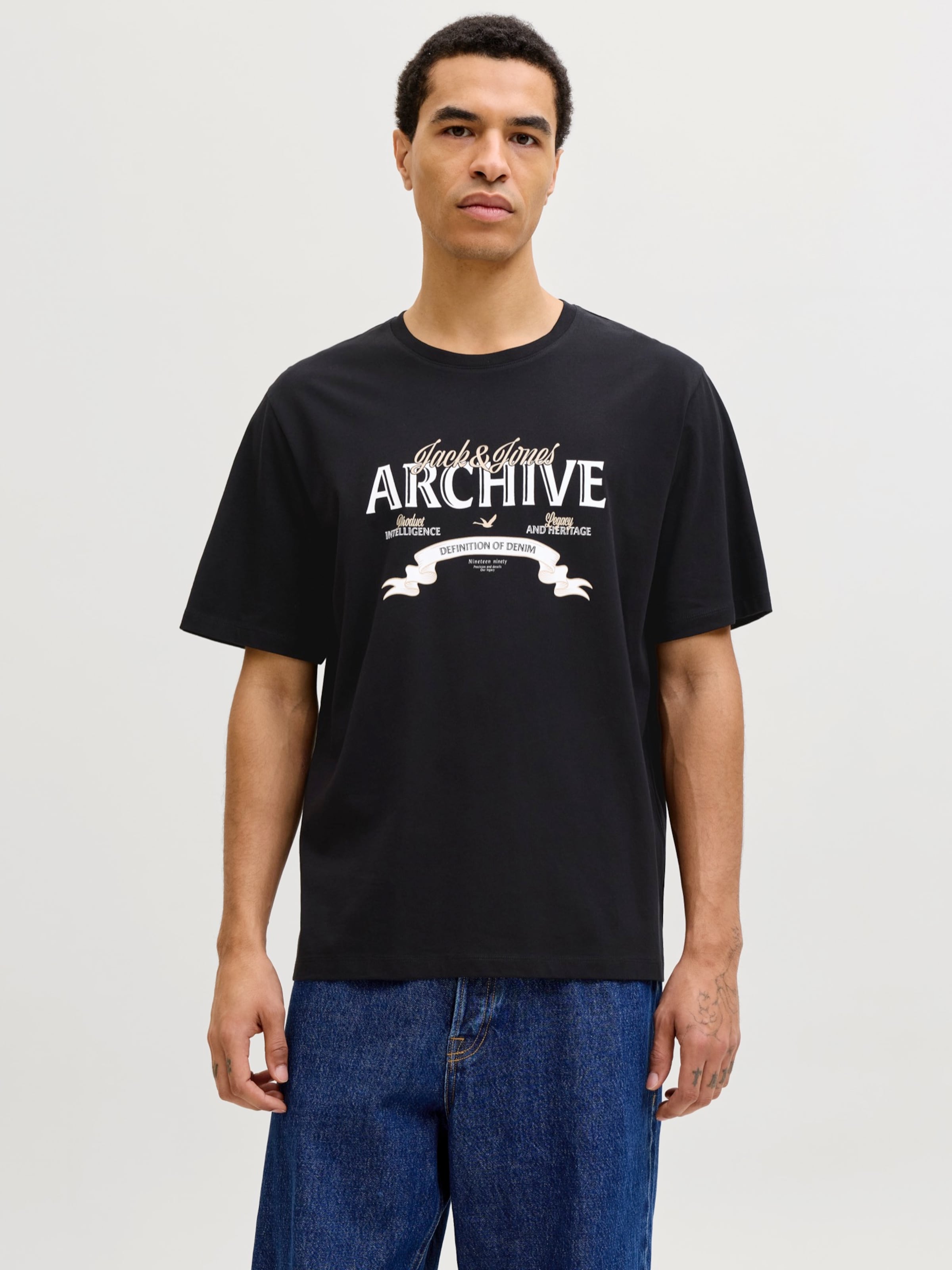 JACK & JONES Футболка 'JJEDOVER' в черном цвете
JACK & JONES Футболка 'JJEDOVER' в черном цвете