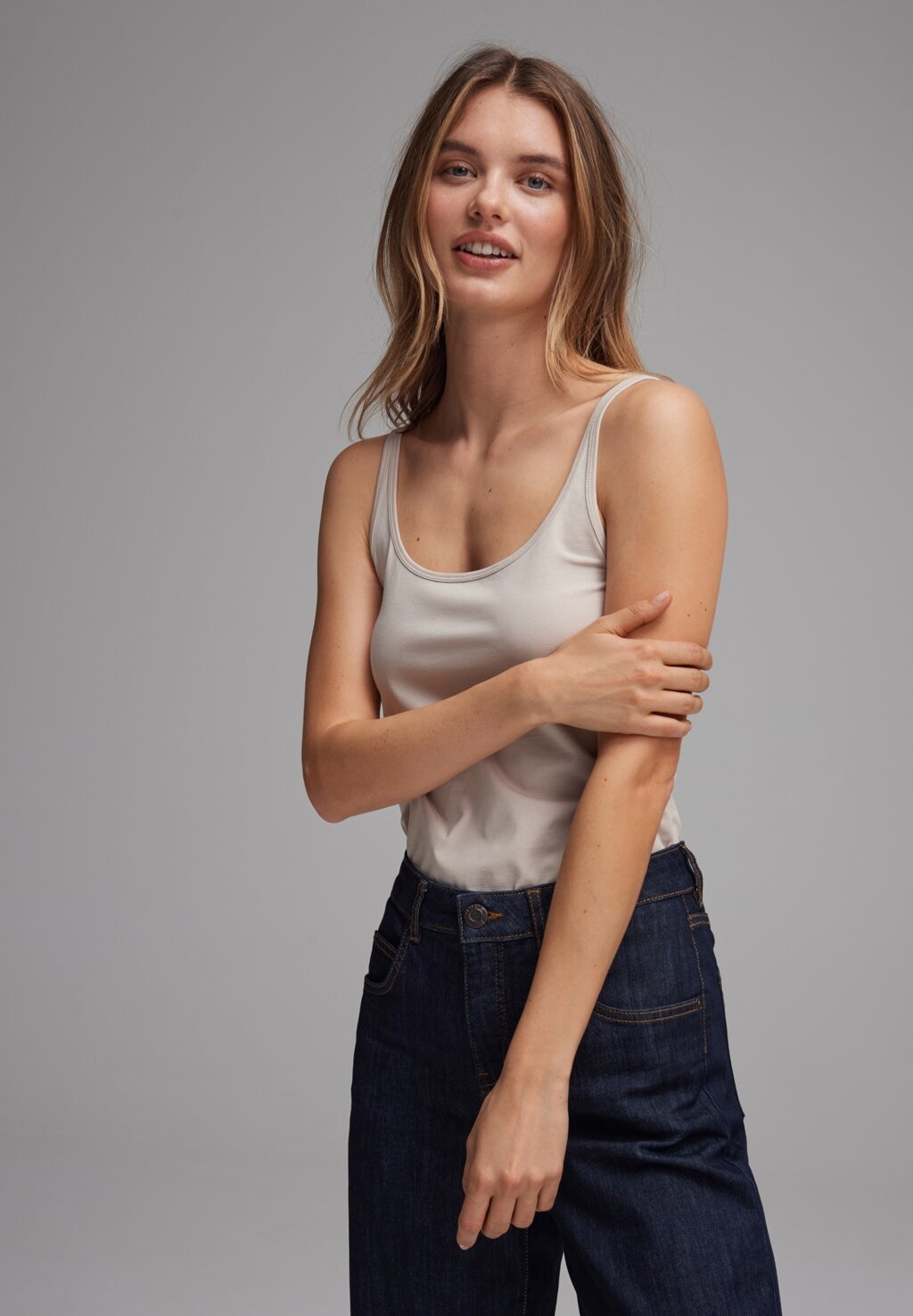 Топ Ina Opus, цвет beige
Топ Ina Opus, цвет beige