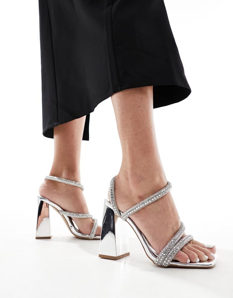 SIMMI London – Elanaa – Босоножки на блочном каблуке с украшенными ремешками SIMMI Shoes
SIMMI London – Elanaa – Босоножки на блочном каблуке с украшенными ремешками SIMMI Shoes