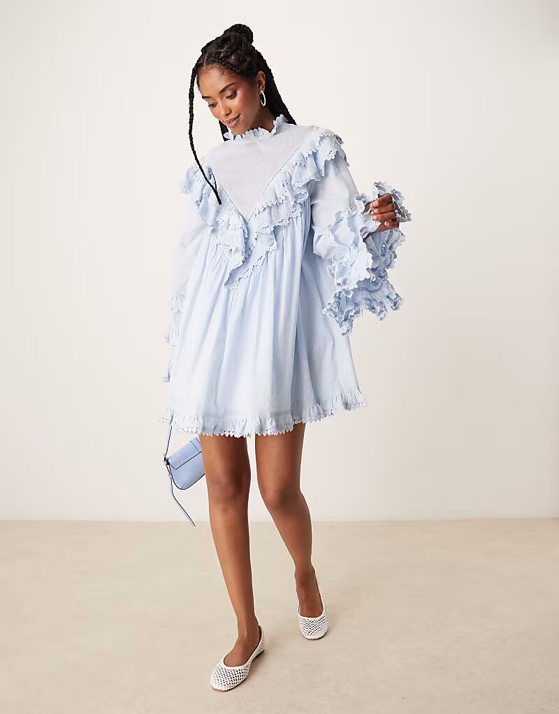 Мини-платье ASOS DESIGN с высоким воротом и косыми оборками нежно-голубого цвета
Мини-платье ASOS DESIGN с высоким воротом и косыми оборками нежно-голубого цвета