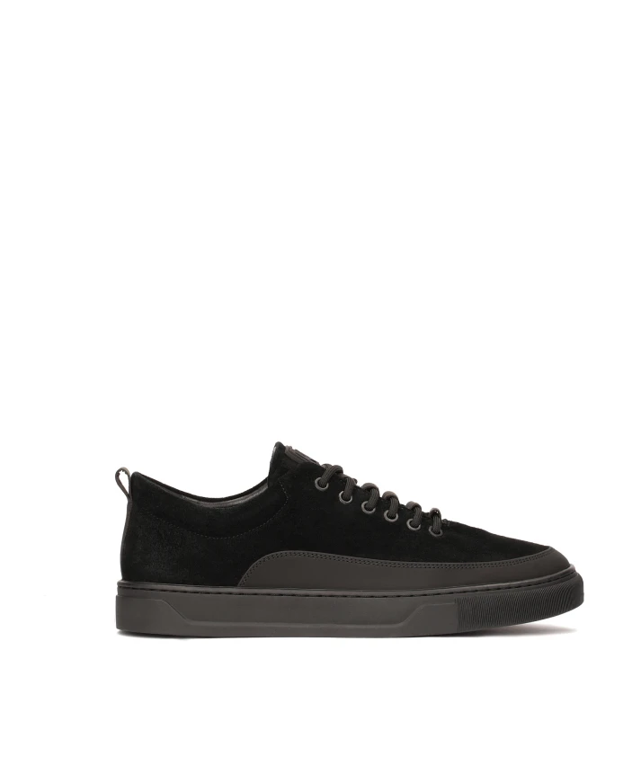 Кроссовки из комбинированных материалов. Kazar, черный
Кроссовки из комбинированных материалов. Kazar, черный