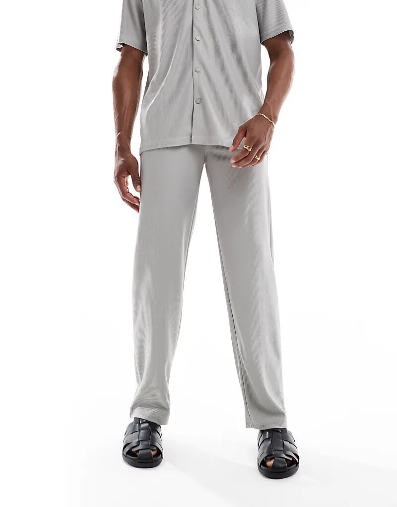 Свободные брюки-плиссе ONLY & SONS серого цвета
Свободные брюки-плиссе ONLY & SONS серого цвета