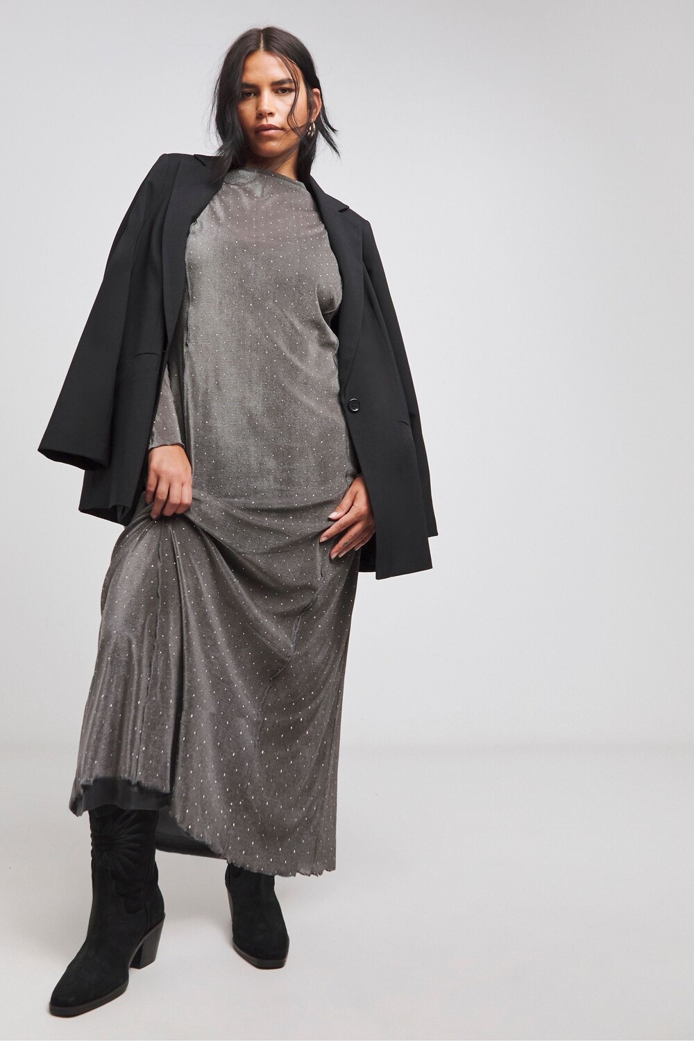 Платье мидакси из сетчатой ткани Diamonte Simply Be, серый
Платье мидакси из сетчатой ткани Diamonte Simply Be, серый