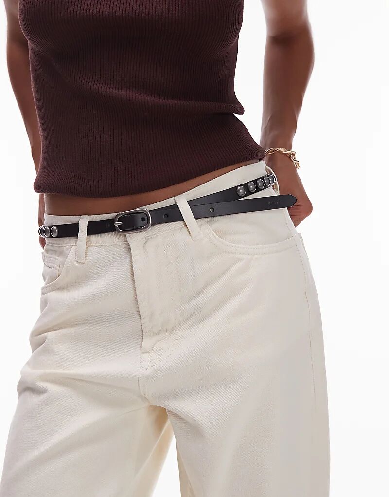 Ремень Levi's из кожи с заклепками черного цвета
Ремень Levi's из кожи с заклепками черного цвета