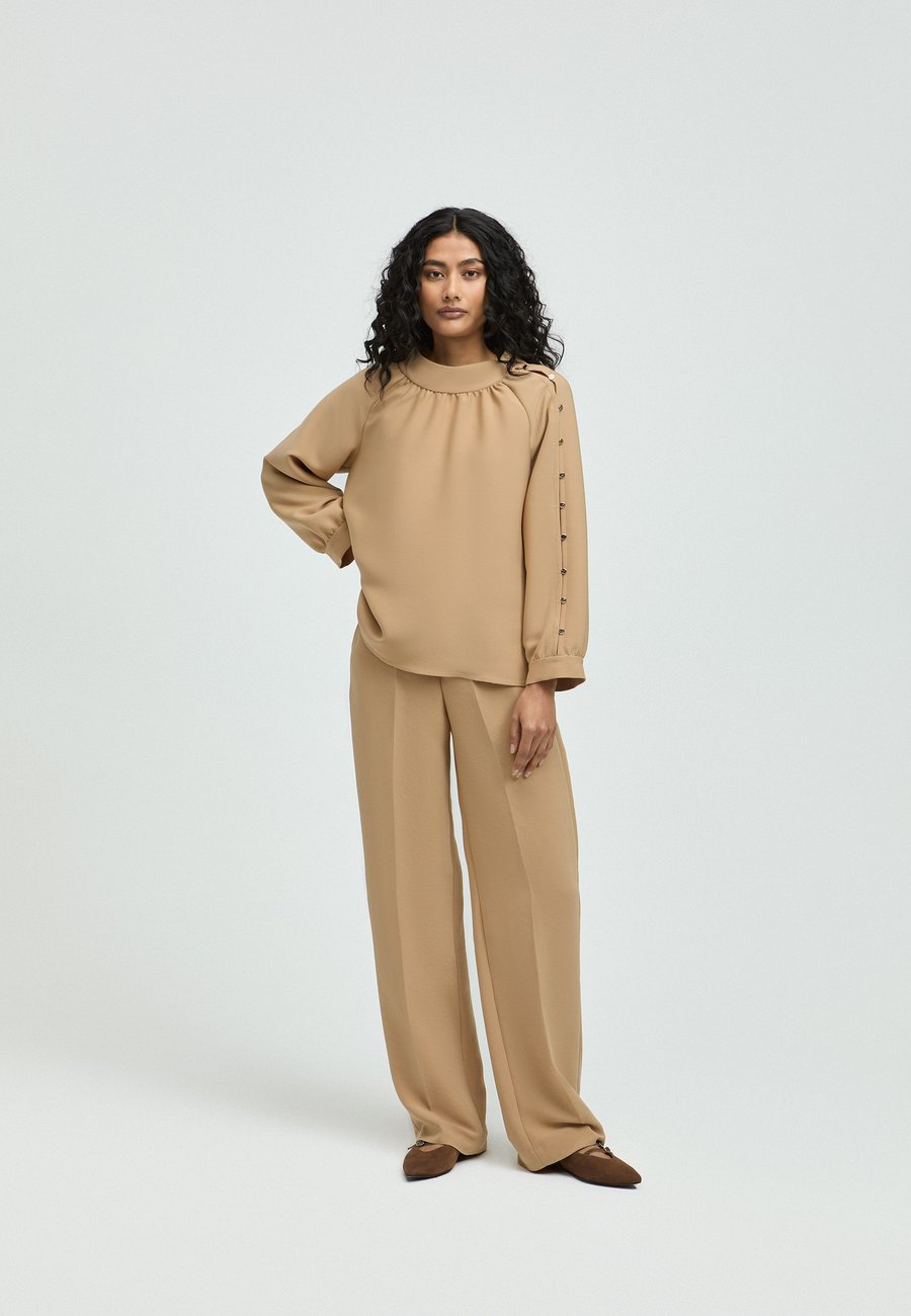 Брюки Xandres PHOCUS, Light Camel/Light Brown
Брюки Xandres PHOCUS, Light Camel/Light Brown