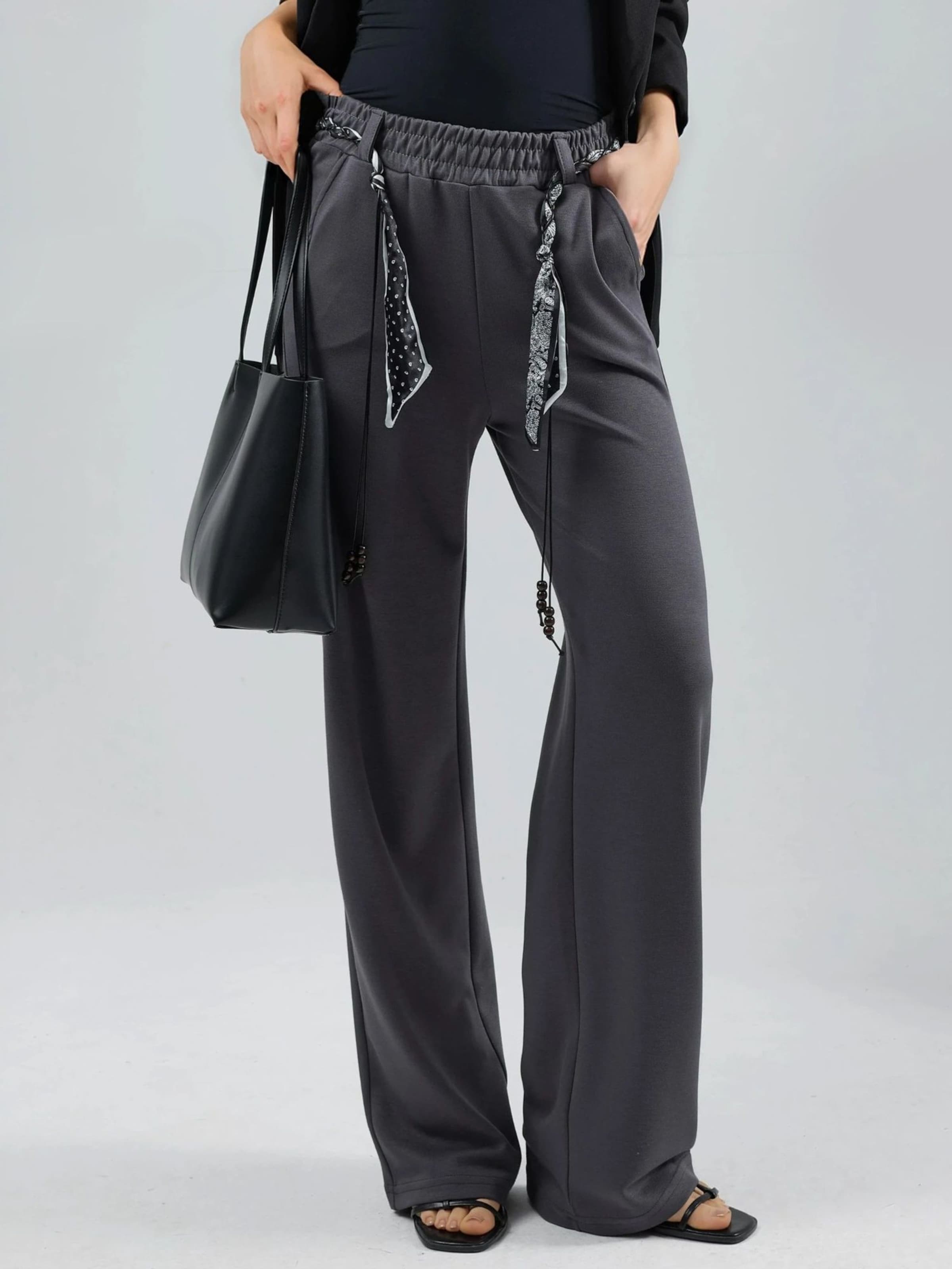 Hiccup Брюки Regular серого цвета
Hiccup Брюки Regular серого цвета