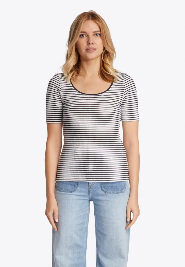 Футболка mit streifen с принтом Rich & Royal, Midnight Blue, Синий, Футболка mit streifen с принтом Rich & Royal, Midnight Blue
Футболка mit streifen с принтом Rich & Royal, Midnight Blue, Синий, Футболка mit streifen с принтом Rich & Royal, Midnight Blue