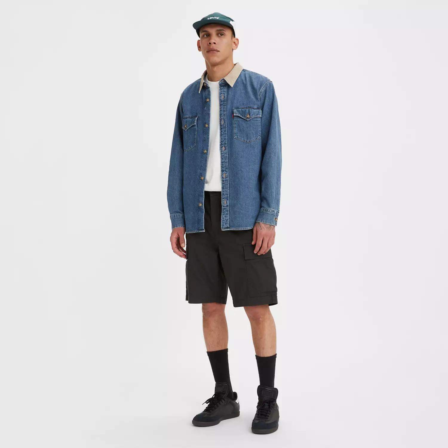 Шорты Levi's
Шорты Levi's