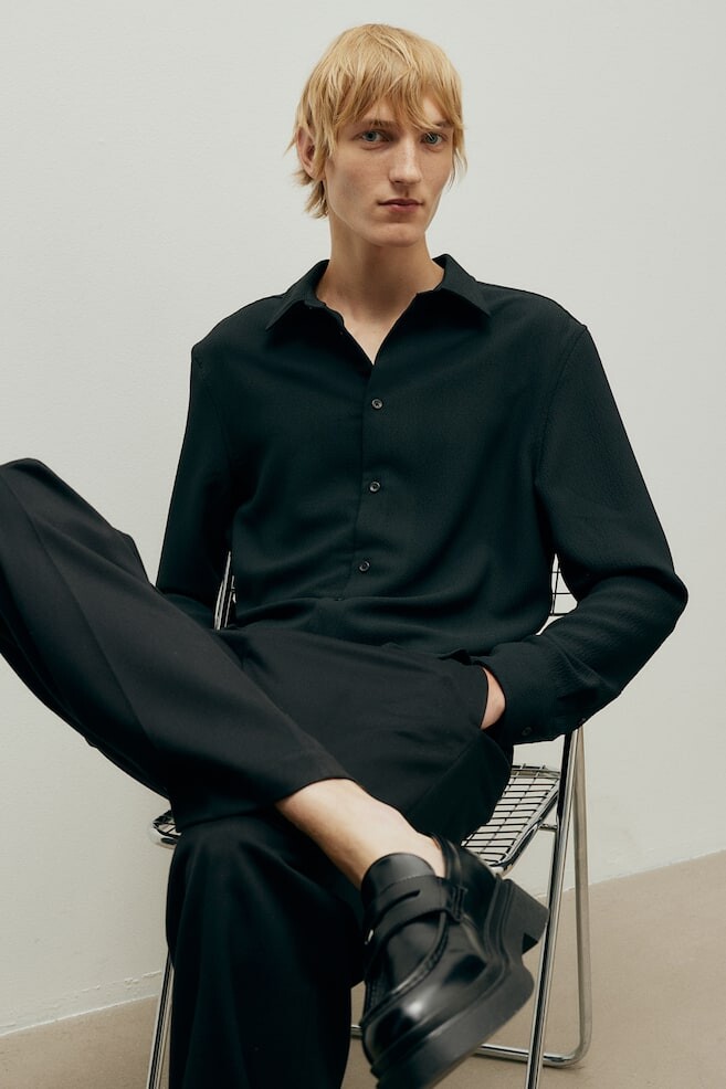 Рубашка из креповой ткани обычного кроя H&M, черный
Рубашка из креповой ткани обычного кроя H&M, черный