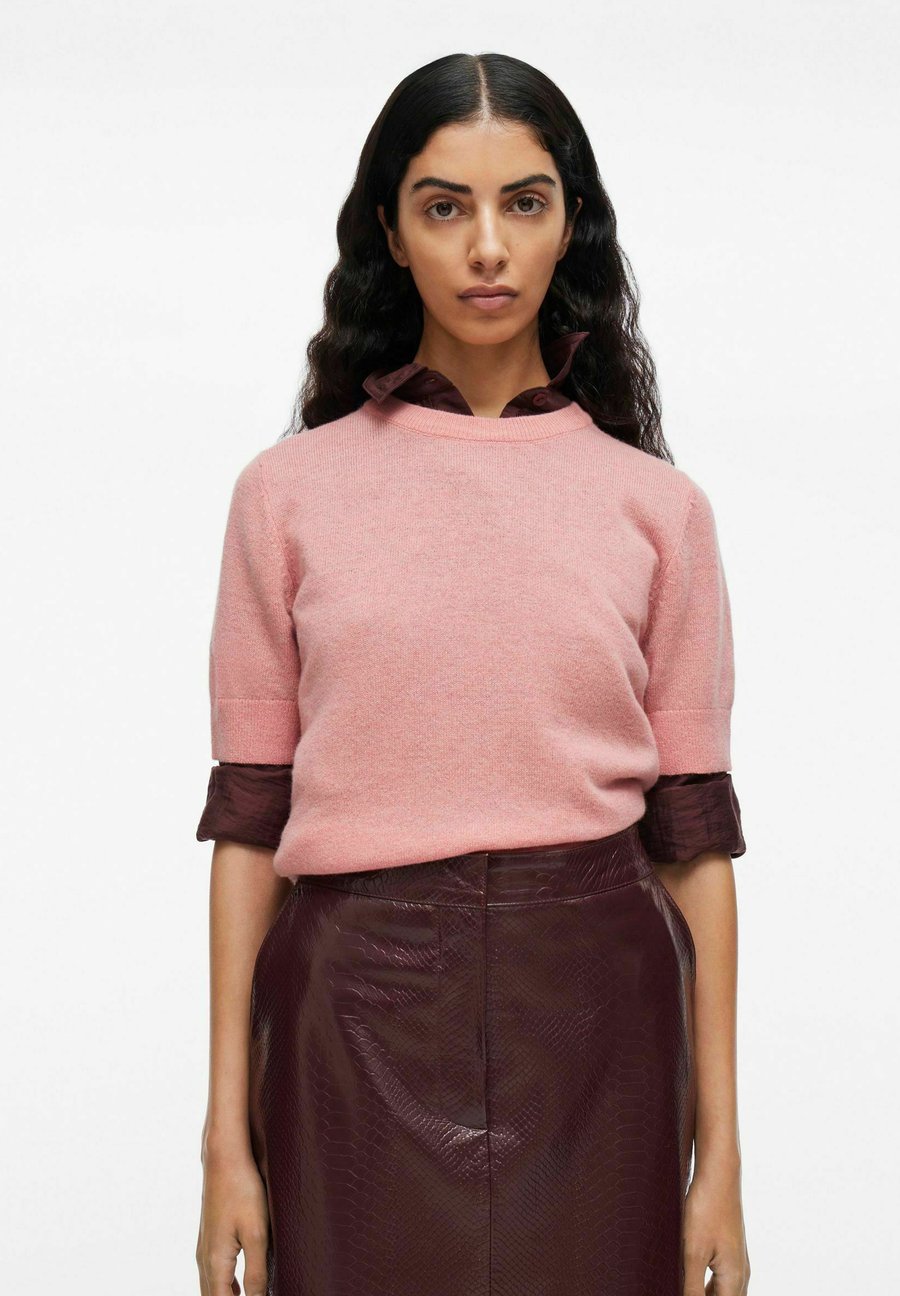 Футболка Rouge Edit Basic T-shirt, Peach Blossom/Pink, Оранжевый, Футболка Rouge Edit Basic T-shirt, Peach Blossom/Pink
Футболка Rouge Edit Basic T-shirt, Peach Blossom/Pink, Оранжевый, Футболка Rouge Edit Basic T-shirt, Peach Blossom/Pink