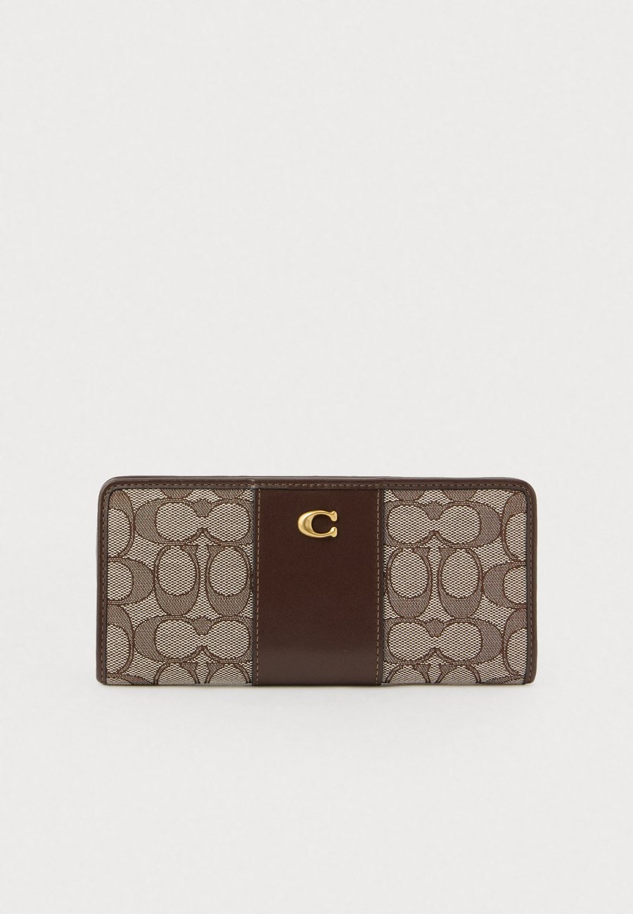Кошелек COACH ESSENTIAL SLIM WALLET IN SIGNATURE JACQUARD, Oak Maple/Brown
Кошелек COACH ESSENTIAL SLIM WALLET IN SIGNATURE JACQUARD, Oak Maple/Brown