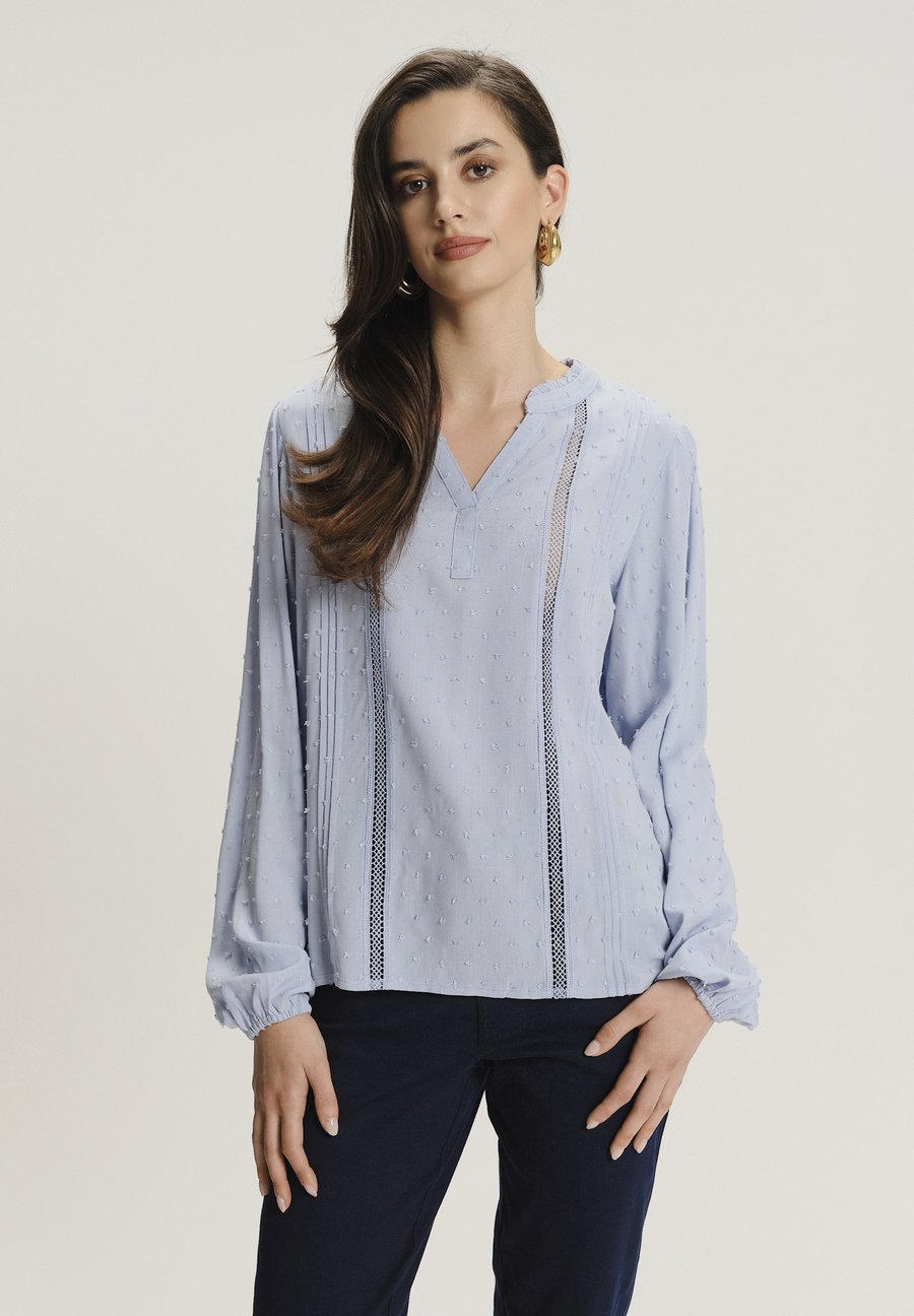 Блуза Greenpoint Blouse, Light Blue
Блуза Greenpoint Blouse, Light Blue