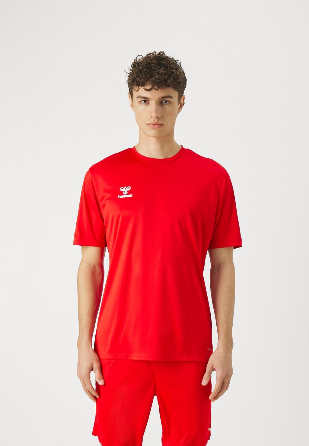 Спортивная футболка Essential Hummel, цвет true red
Спортивная футболка Essential Hummel, цвет true red