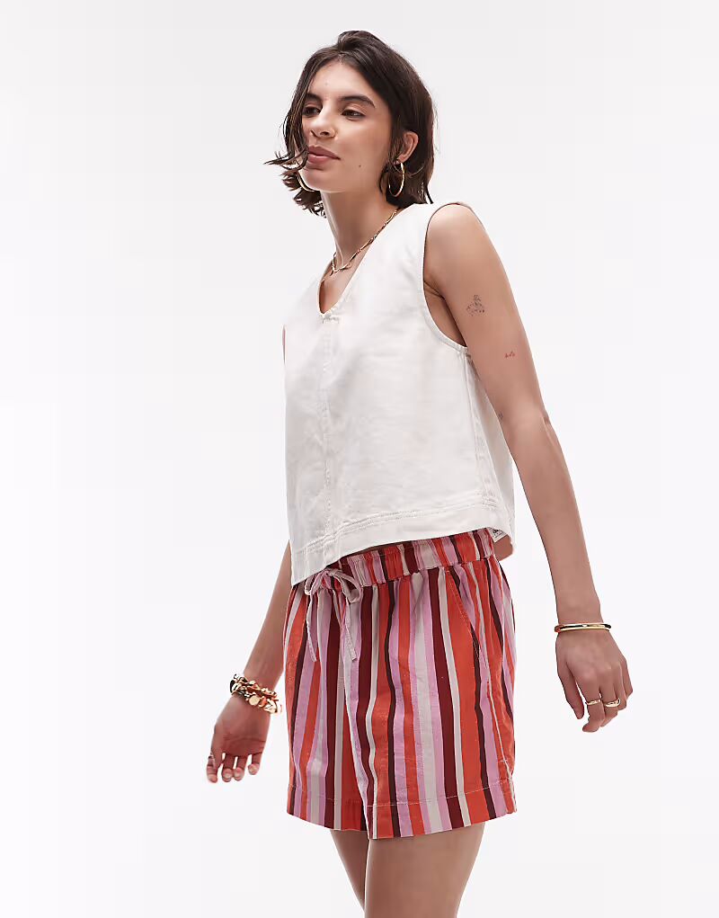 Льняные шорты Topshop с высокой талией и завязками в розовую полоску
Льняные шорты Topshop с высокой талией и завязками в розовую полоску