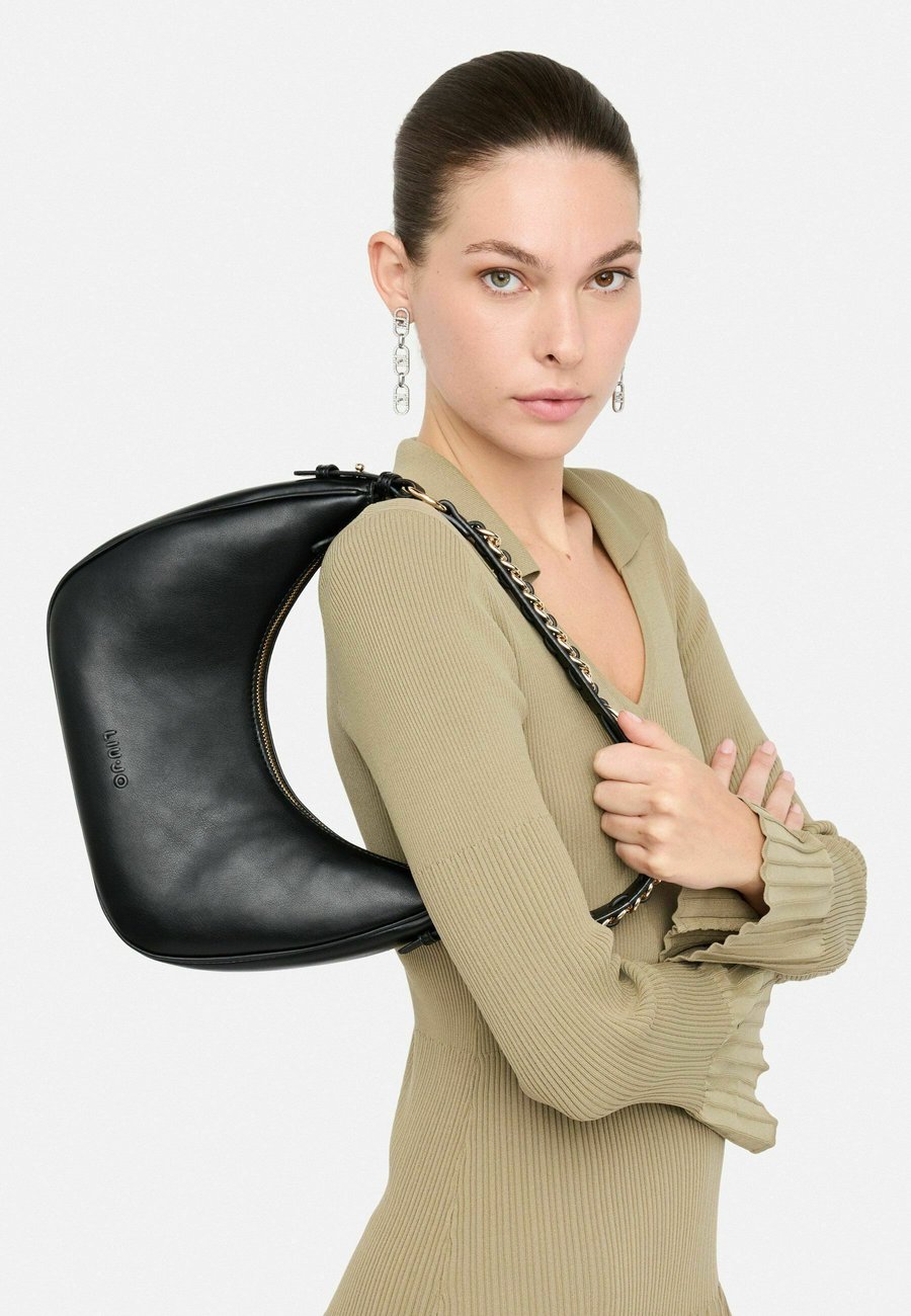 Сумка LIU JO SMALL SHOULDER, Black
Сумка LIU JO SMALL SHOULDER, Black